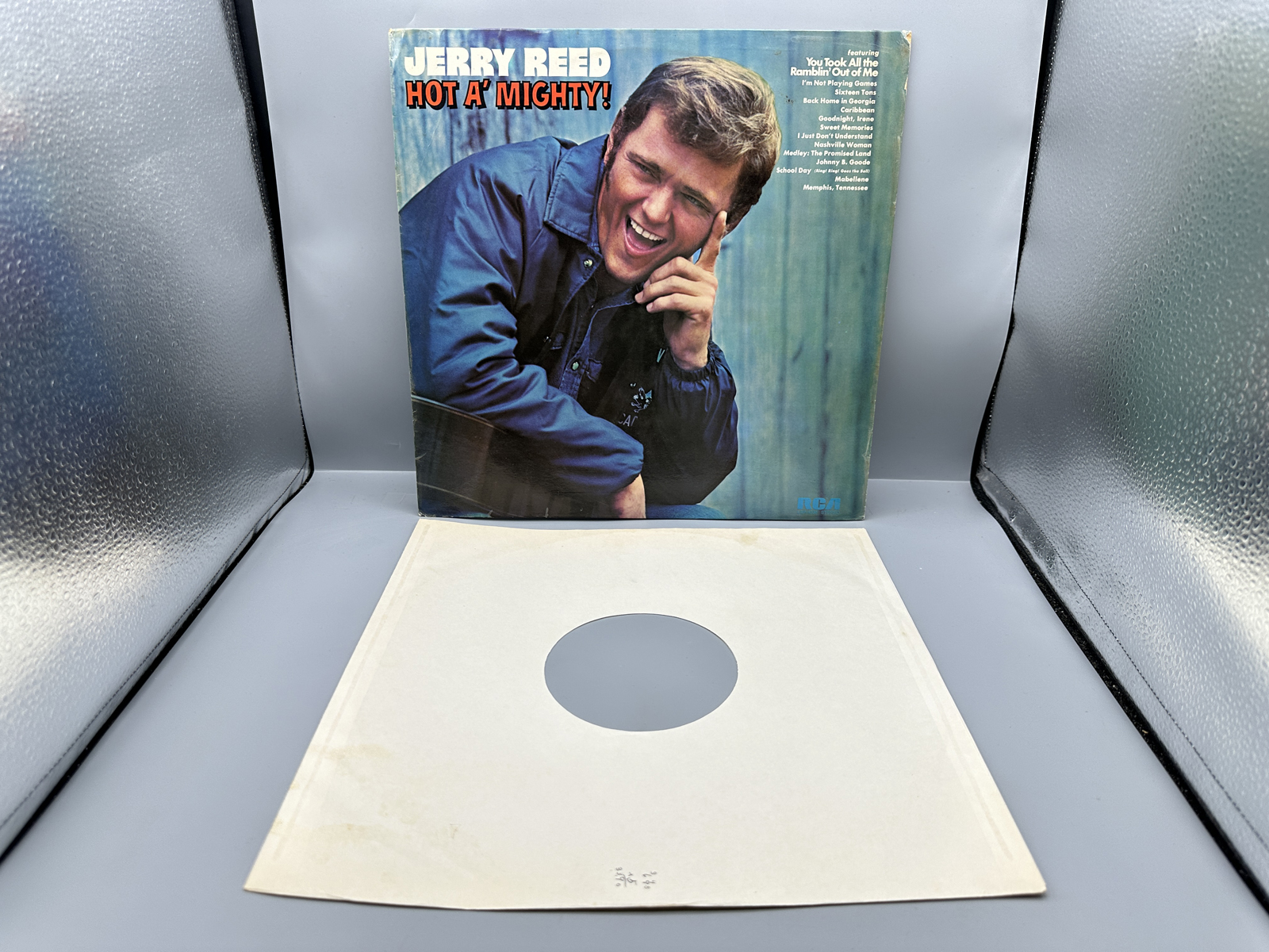 1973 RCA Records Jerry Reed Hot A' Mighty! Vinyl Album - LSP 4838
