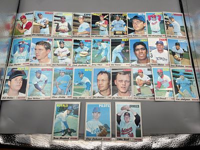 (30) 1970 Topps Baseball Cards - Varying Conditions