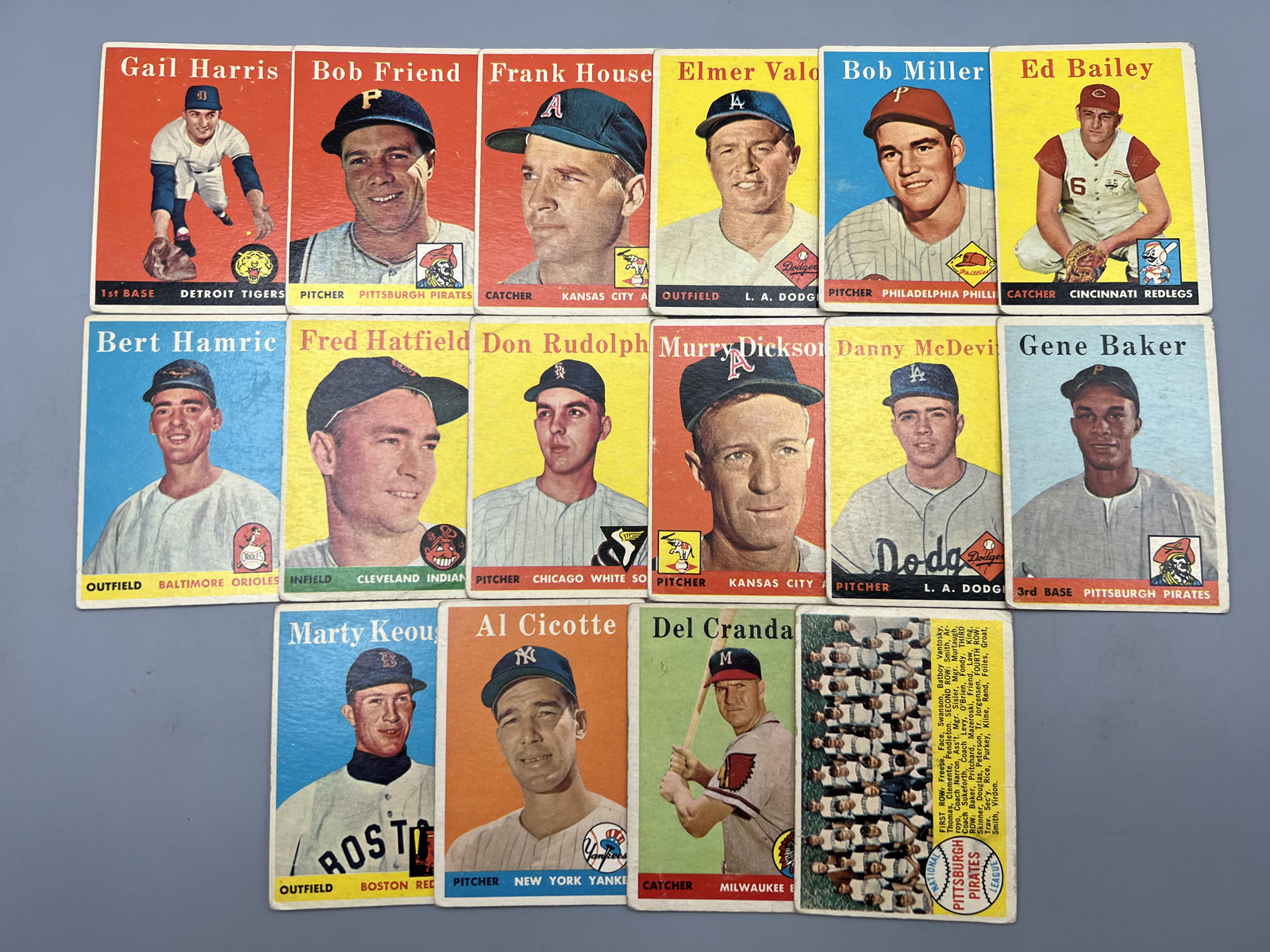 (16) 1958 Topps Baseball Cards - Varying Conditions