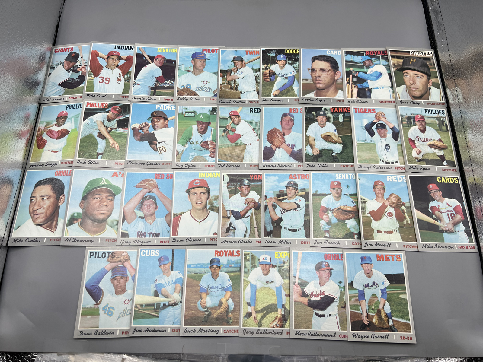 (33) 1970 Topps Baseball Cards - Varying Conditions
