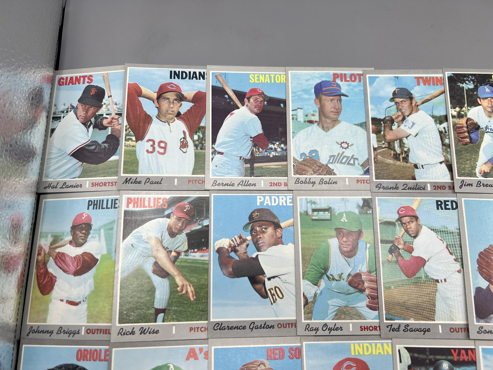 (33) 1970 Topps Baseball Cards - Varying Conditions