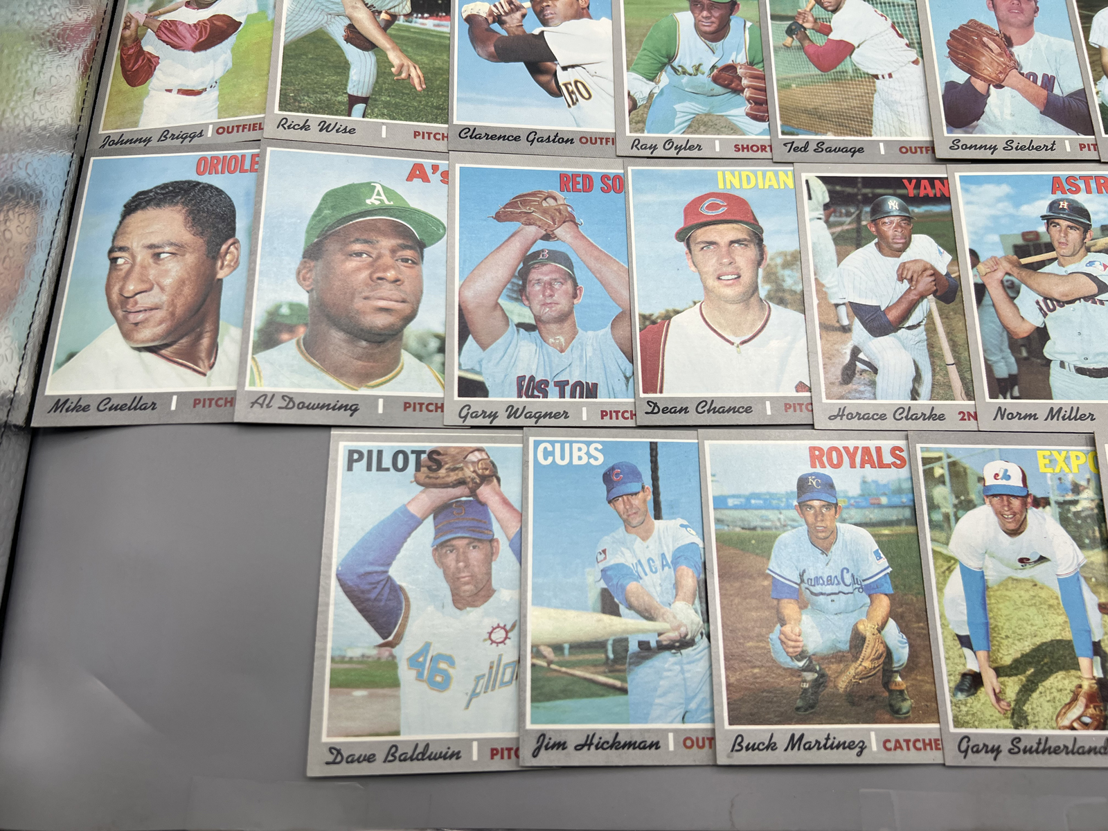 (33) 1970 Topps Baseball Cards - Varying Conditions