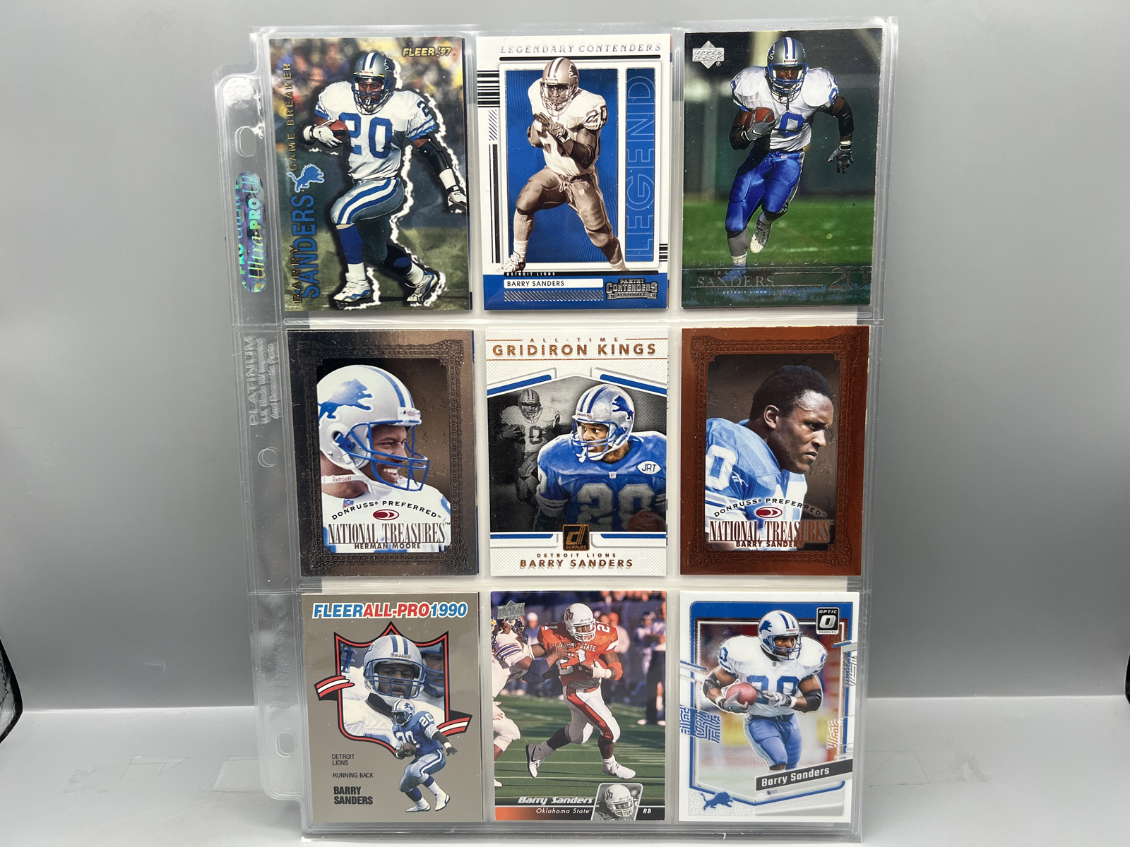 (18) Barry Sanders Football Cards