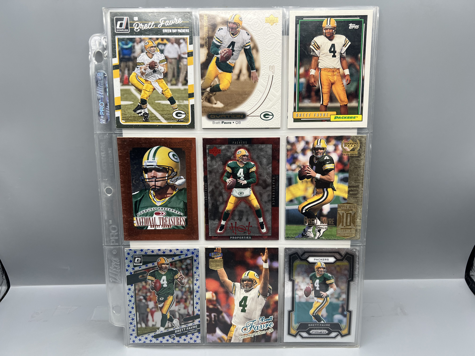 (18) Brett Favre Football Cards