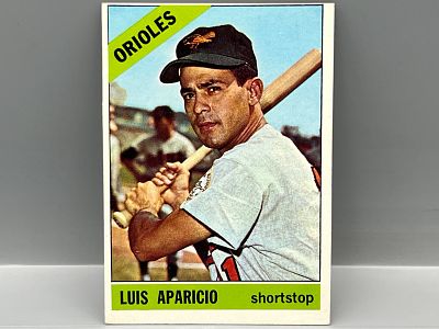 1966 Topps Luis Aparicio #90
