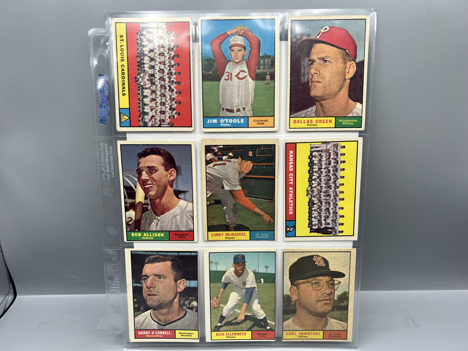 (18) 1961 Topps Baseball Cards - Varying Conditions