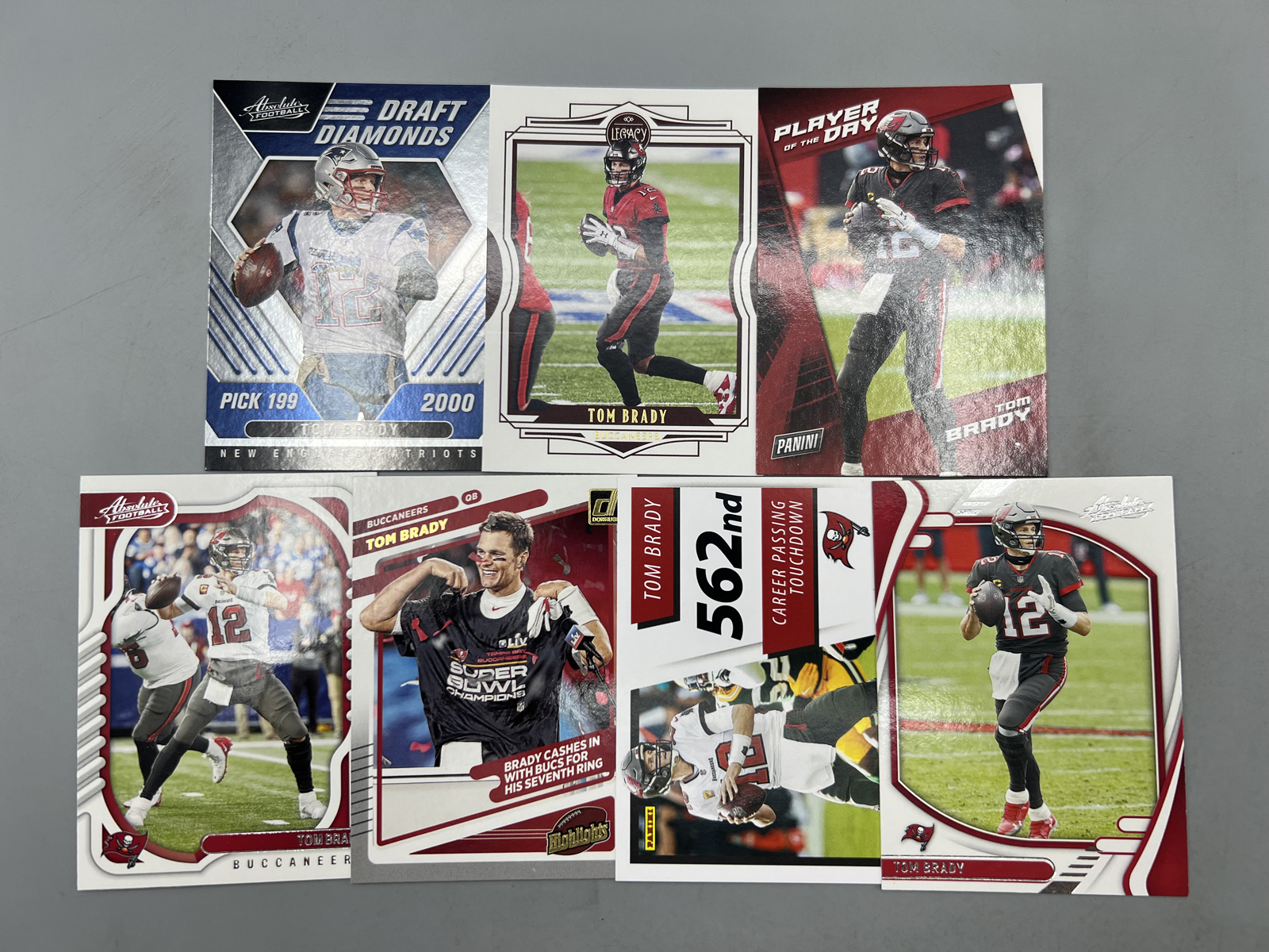 (7) Tom Brady Football Cards