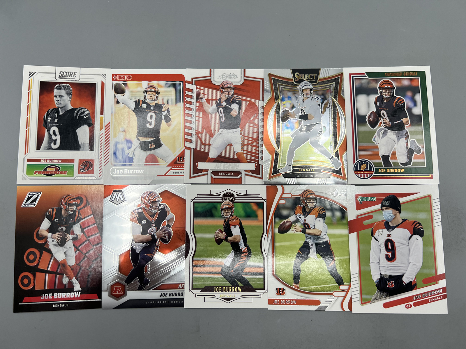 (10) Joe Burrow Football Cards