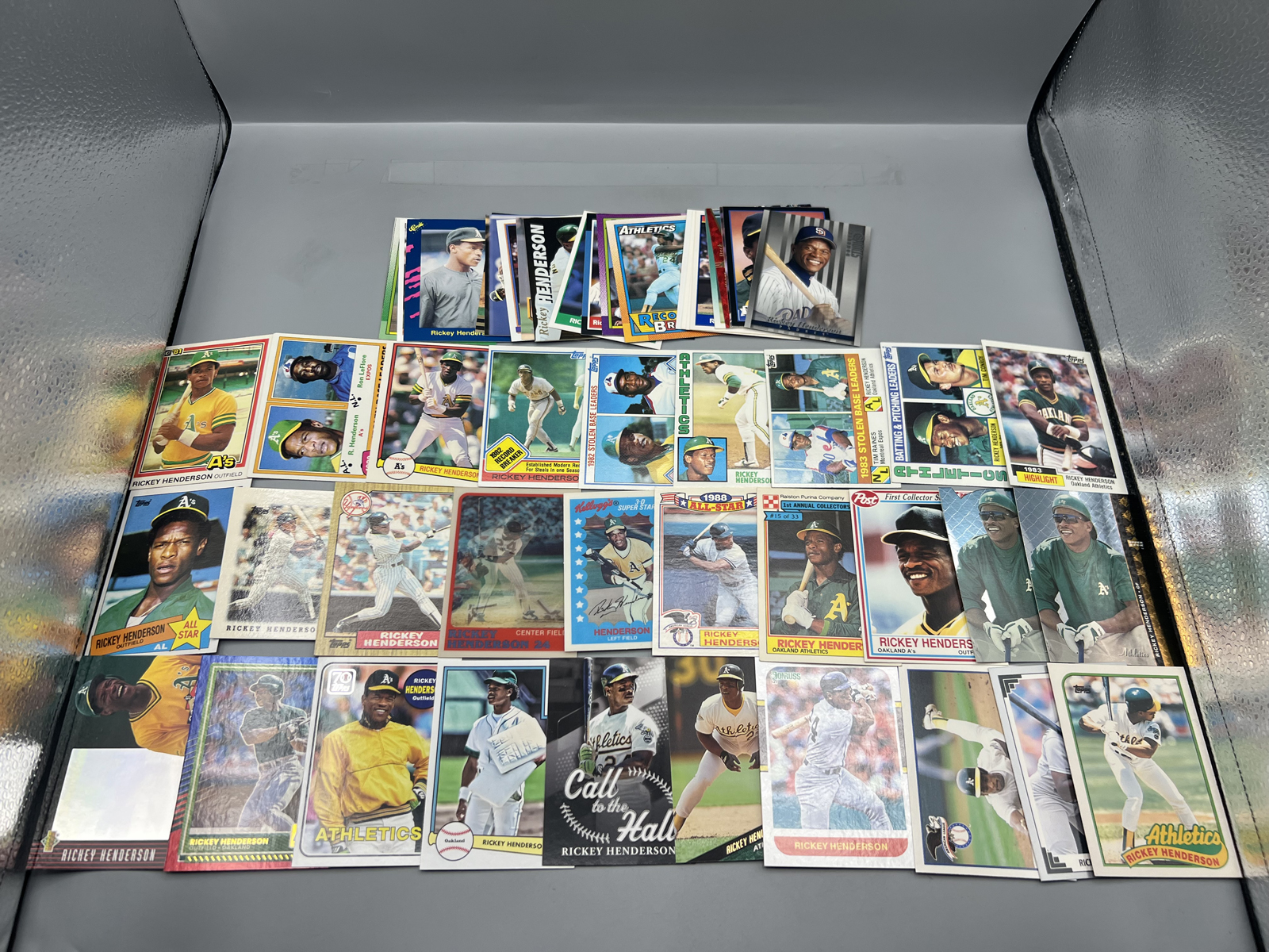(50) Rickey Henderson Baseball Cards - Varying Conditions