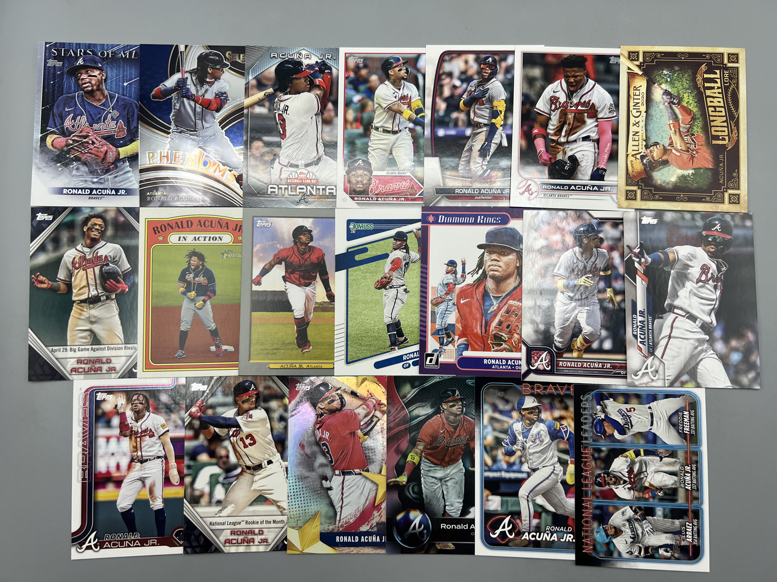 (20) Ronald Acuna Jr. Baseball Cards