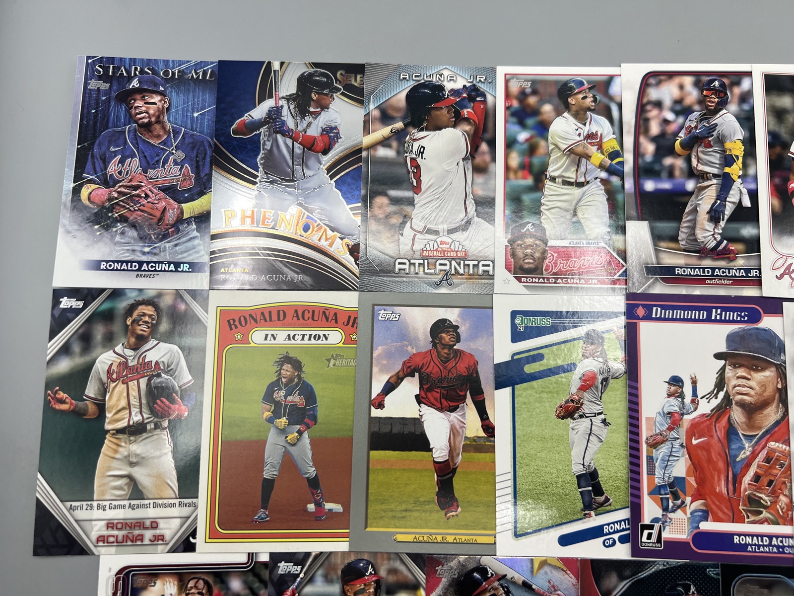 (20) Ronald Acuna Jr. Baseball Cards