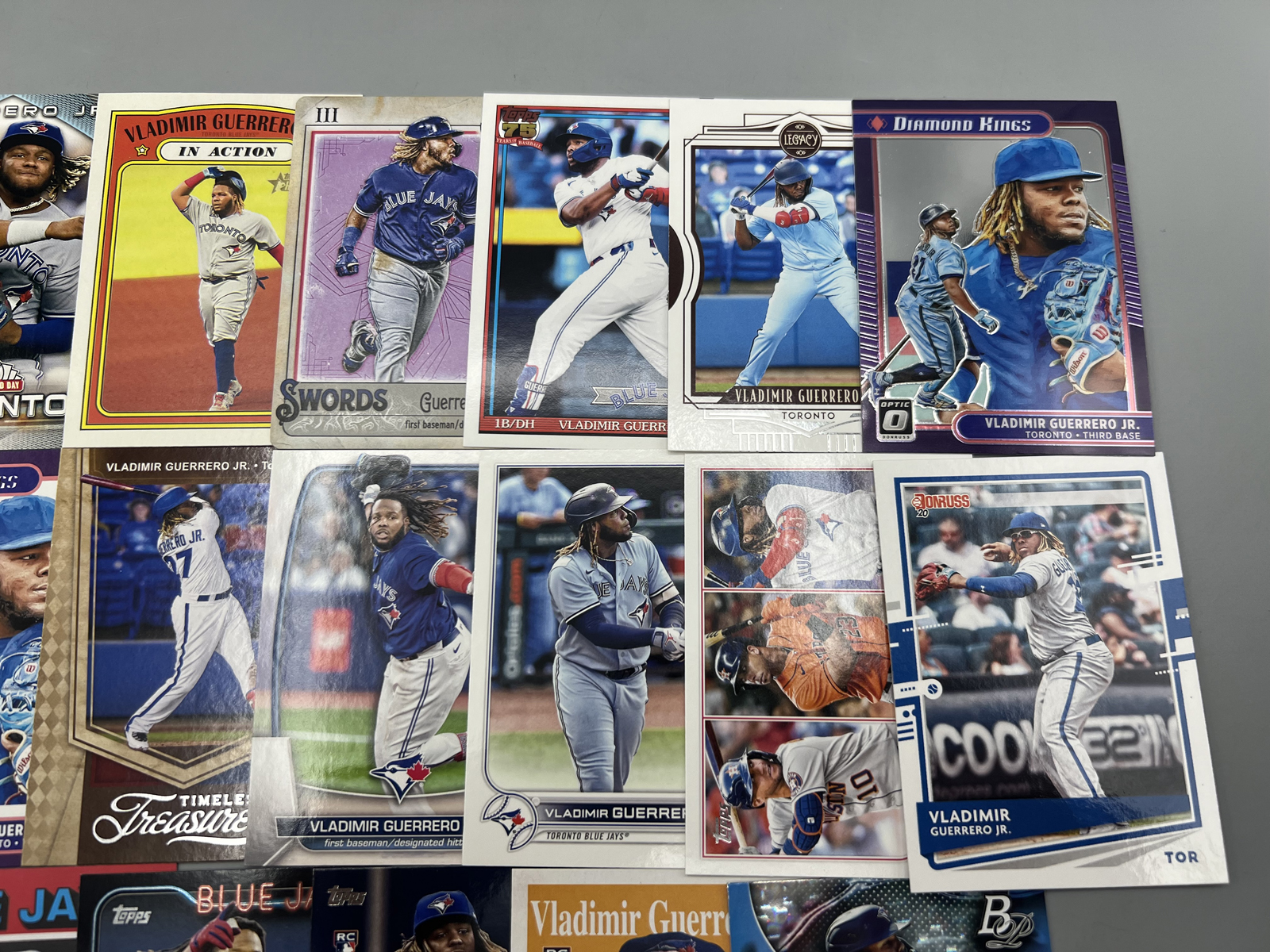 (20) Vladimir Guerrero Jr. Baseball Cards W/ (2) Rookies