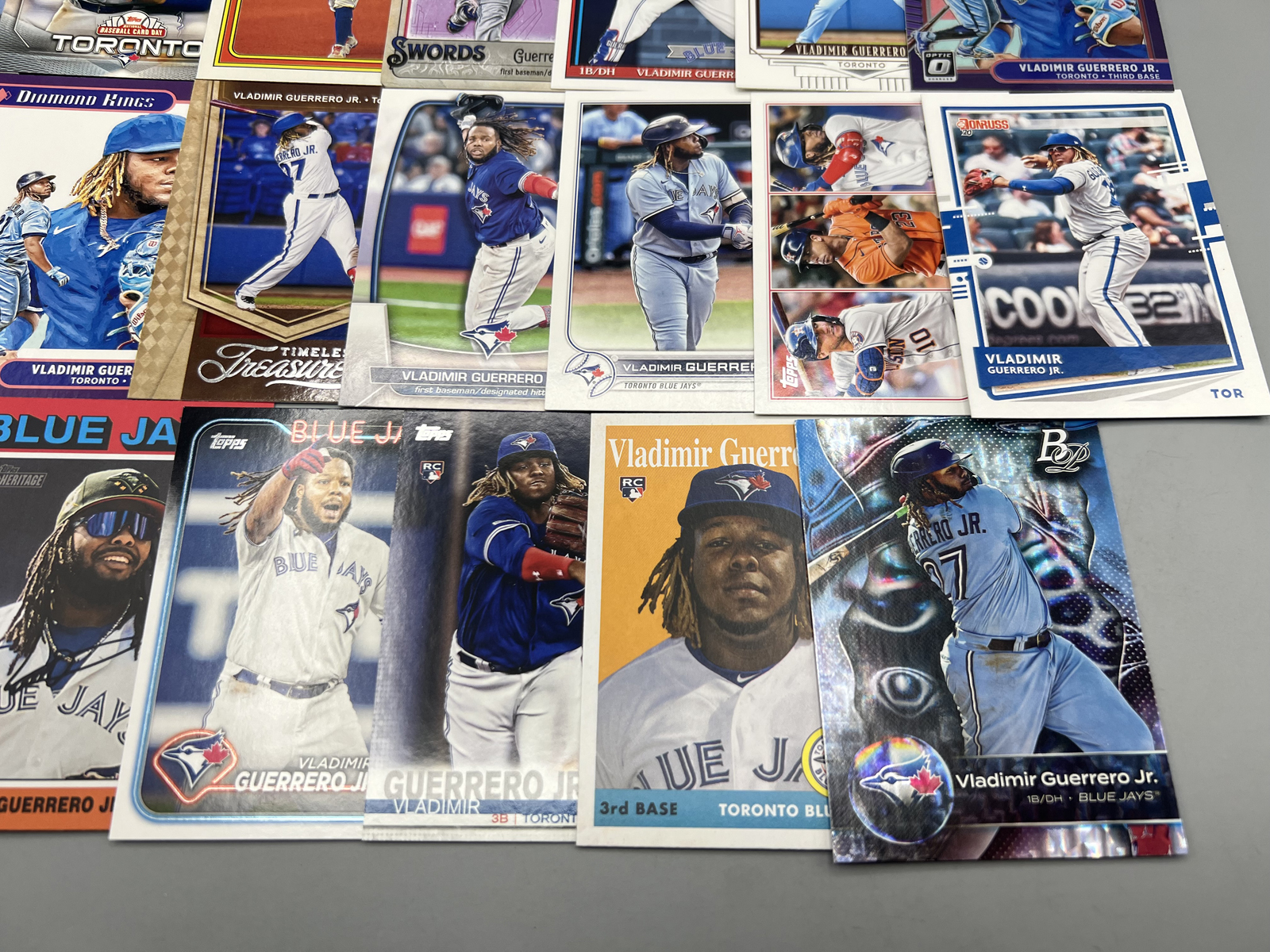 (20) Vladimir Guerrero Jr. Baseball Cards W/ (2) Rookies