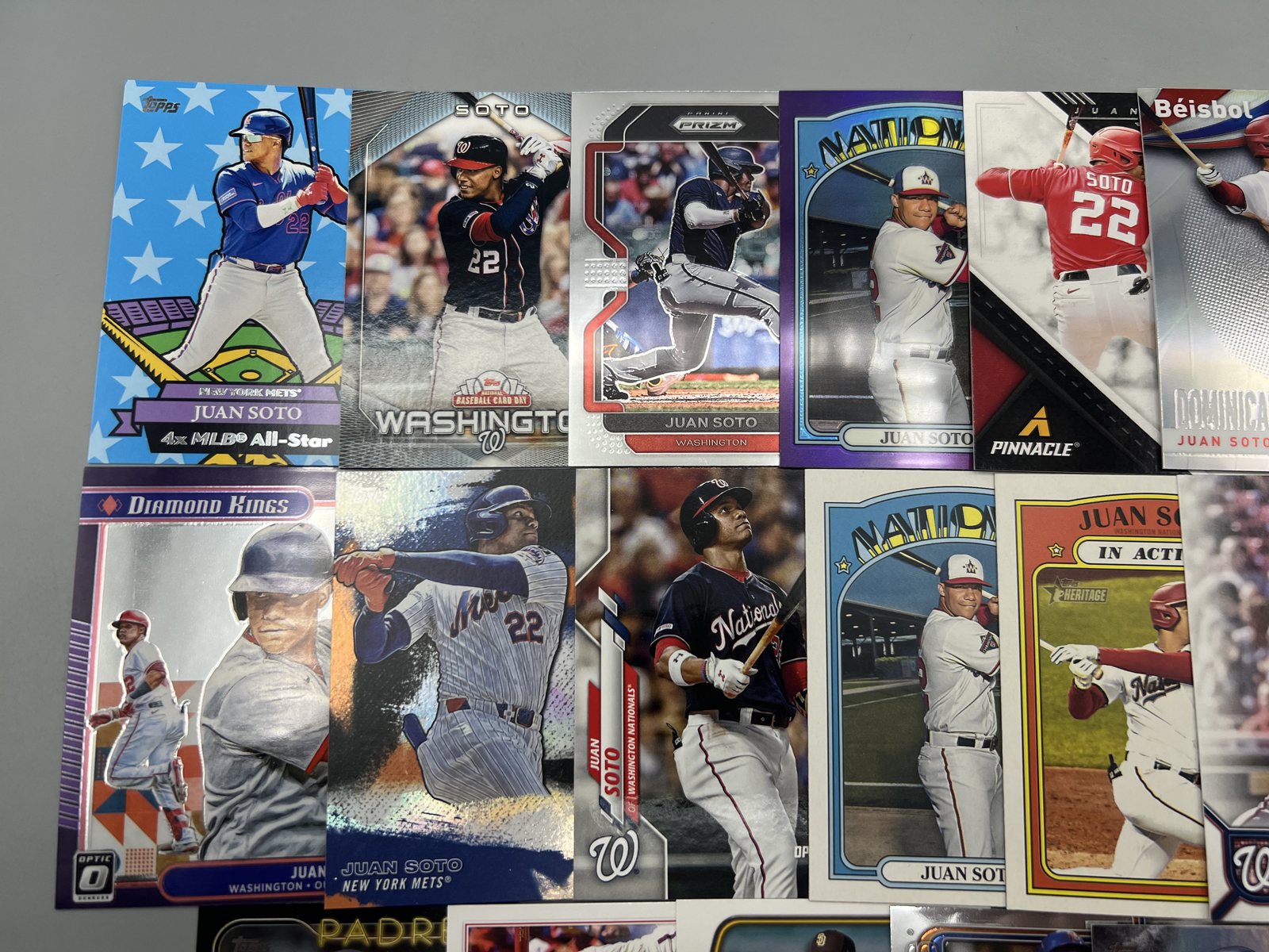 (20) Juan Soto Baseball Cards