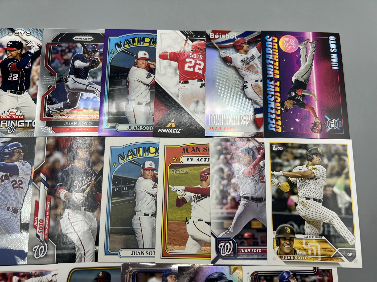 (20) Juan Soto Baseball Cards