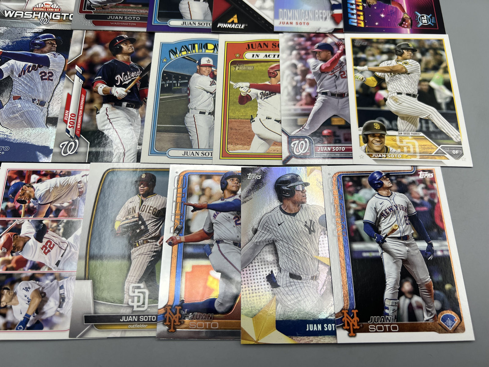 (20) Juan Soto Baseball Cards