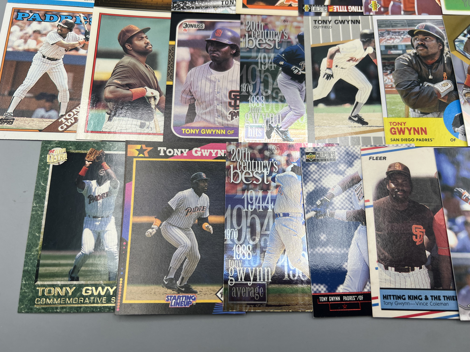 (20) Tony Gwynn Baseball Cards - Varying Conditions