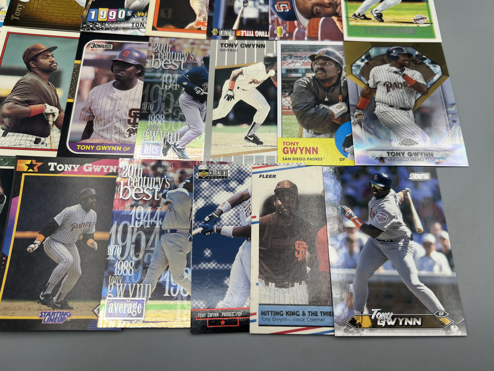 (20) Tony Gwynn Baseball Cards - Varying Conditions