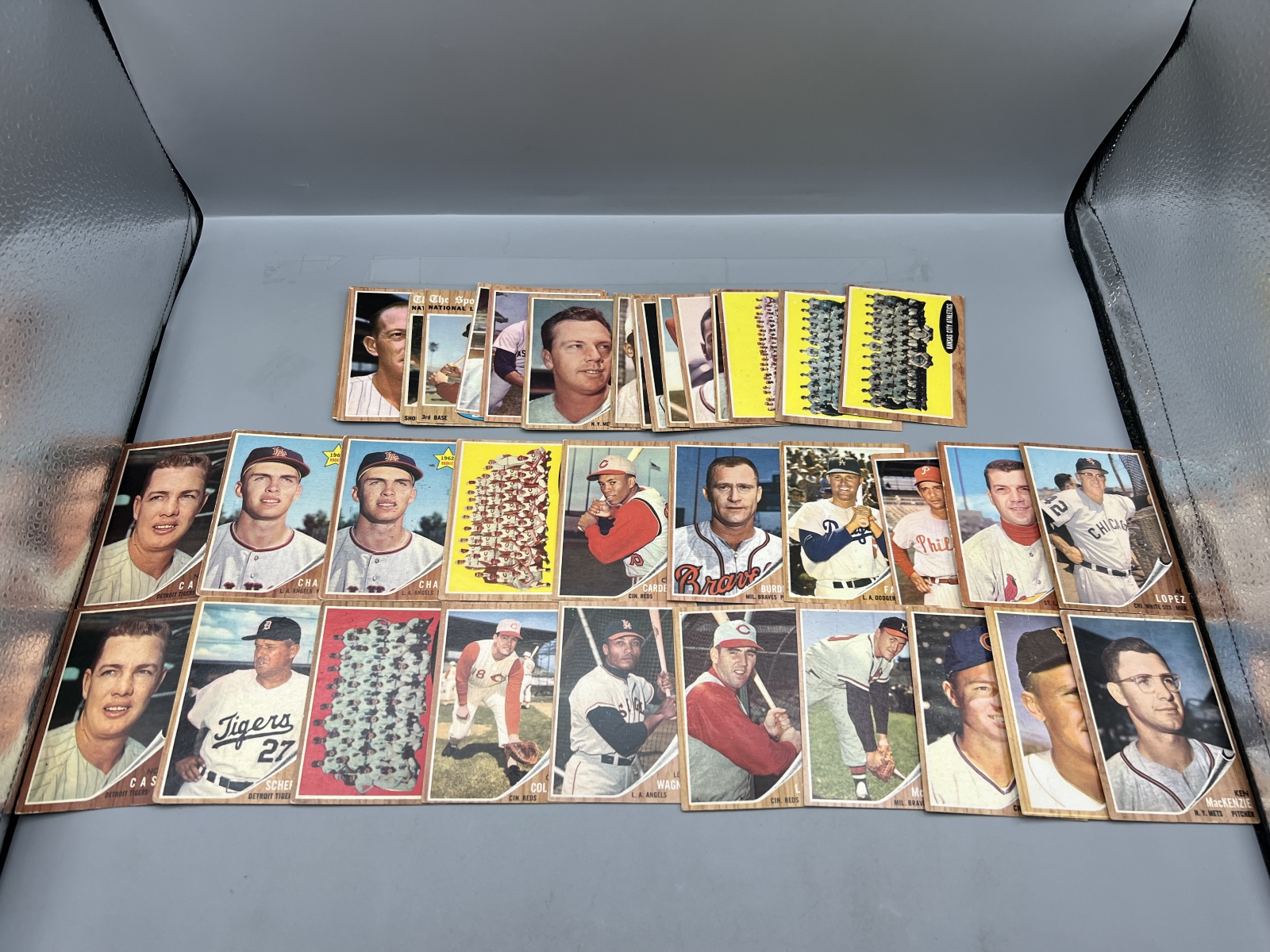 (40) 1962 Topps Baseball Cards - Varying Conditions