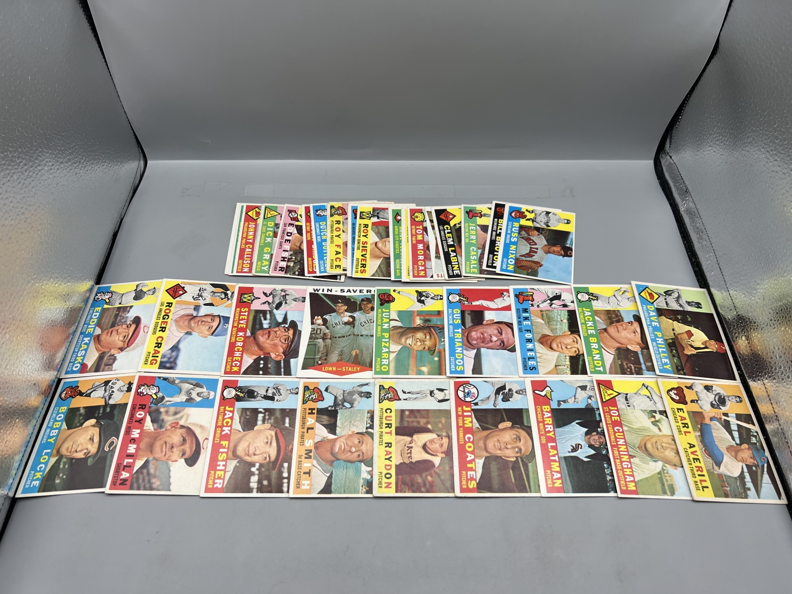 (35+) 1960 Topps Baseball Cards - Varying Conditions