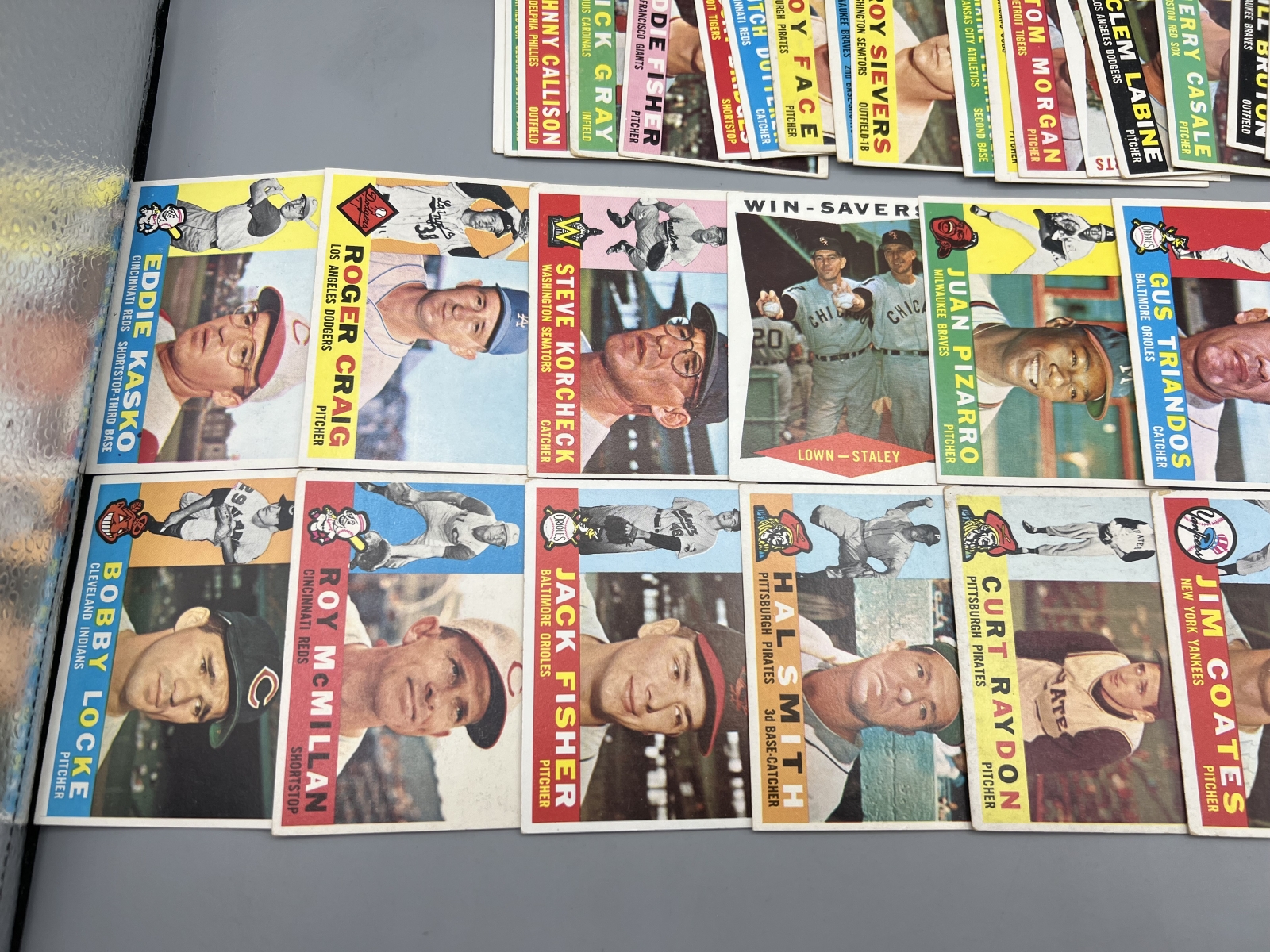 (35+) 1960 Topps Baseball Cards - Varying Conditions
