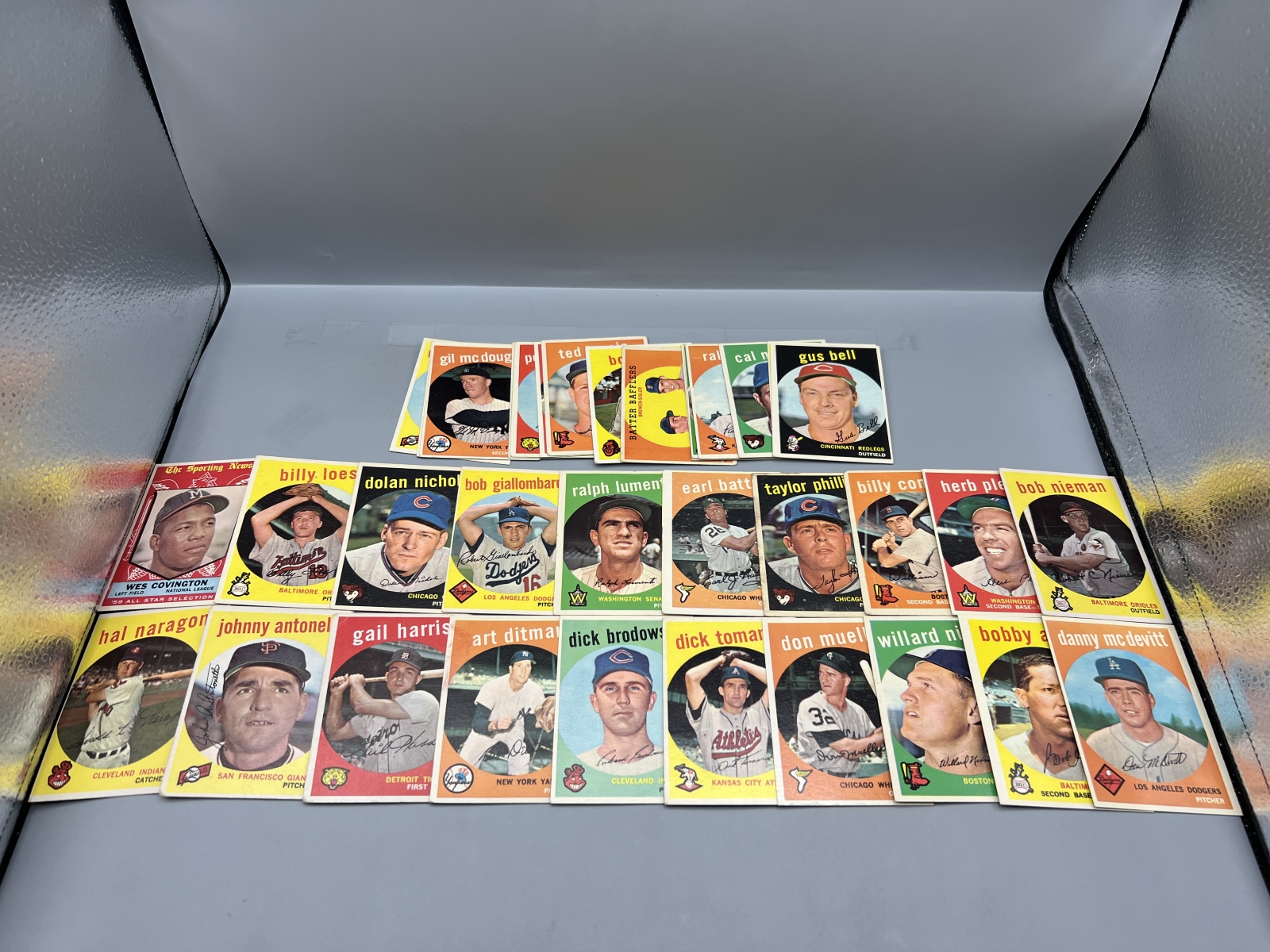 (35) 1959 Topps Baseball Cards - Varying Conditions