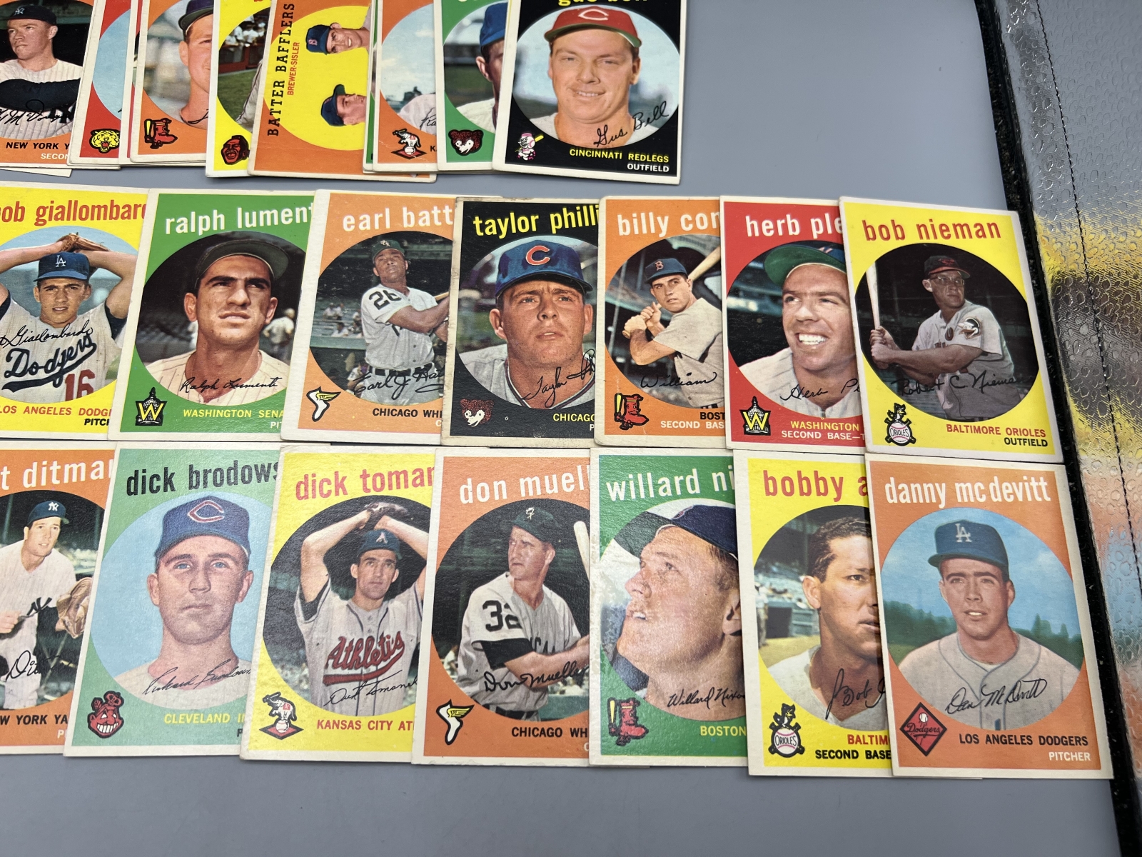 (35) 1959 Topps Baseball Cards - Varying Conditions