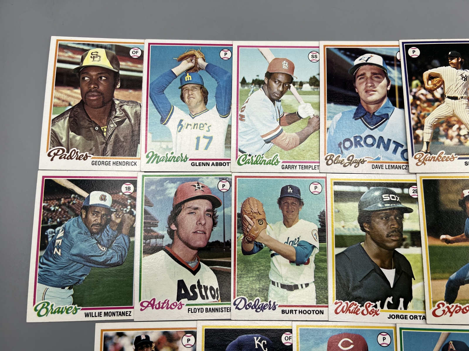 (16) 1978 Topps Baseball Cards - Varying Conditions