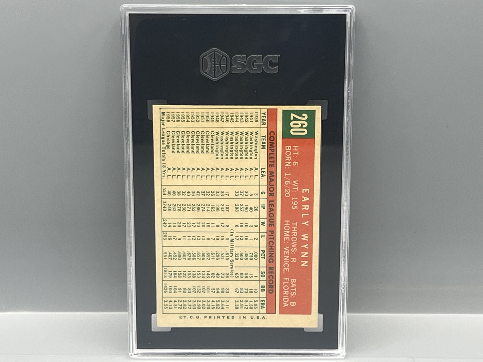 1959 Topps Early Wynn #260 SGC EX-NM+ 6.5