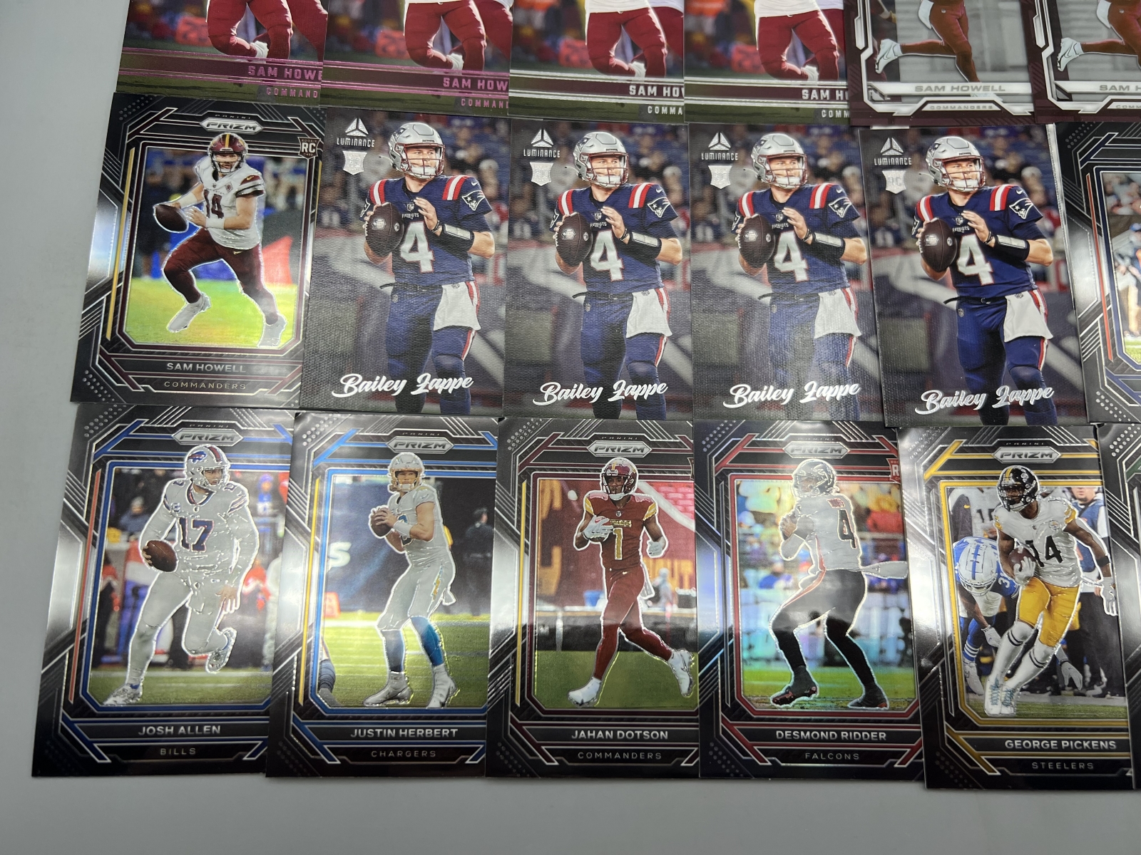 (21) 2022 Panini Chronicles Football Cards W/ Rookies & Parallels