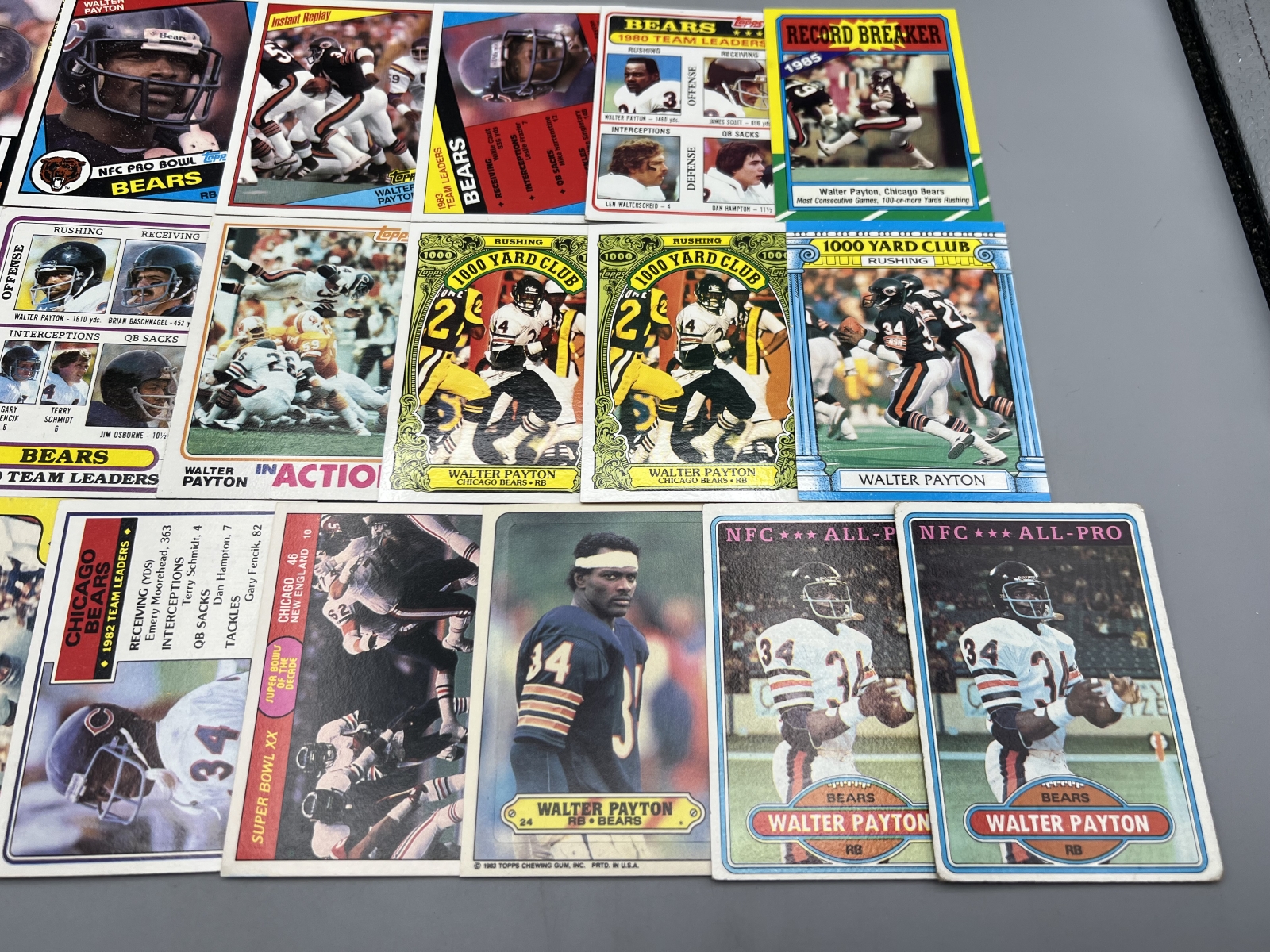 (19) 1980s Walter Payton Football Cards - Varying Conditions