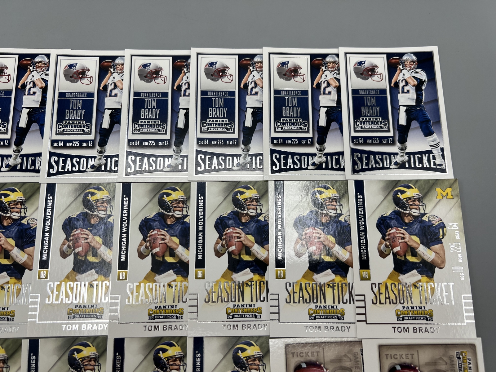 (21) Tom Brady Football Cards