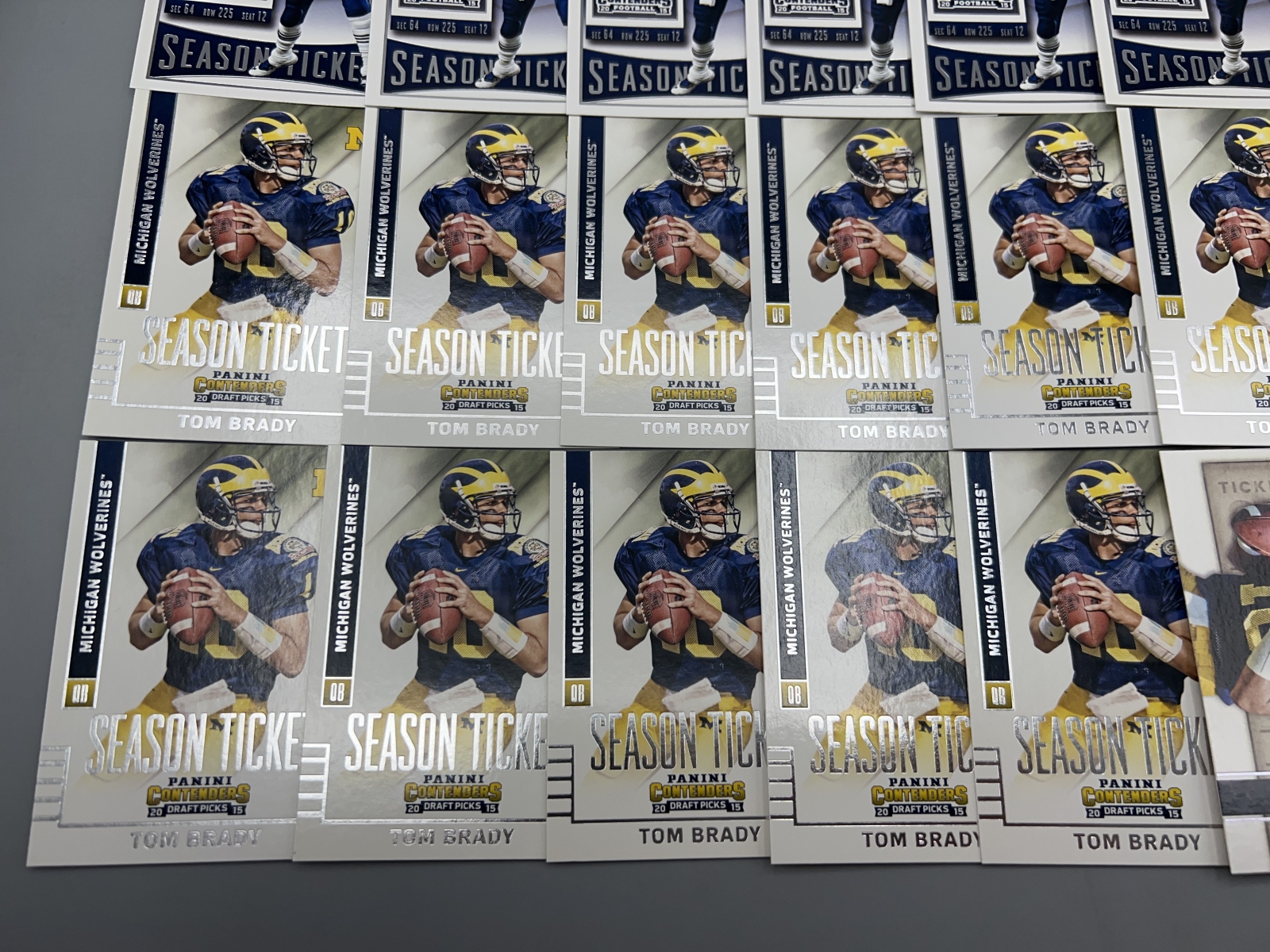 (21) Tom Brady Football Cards