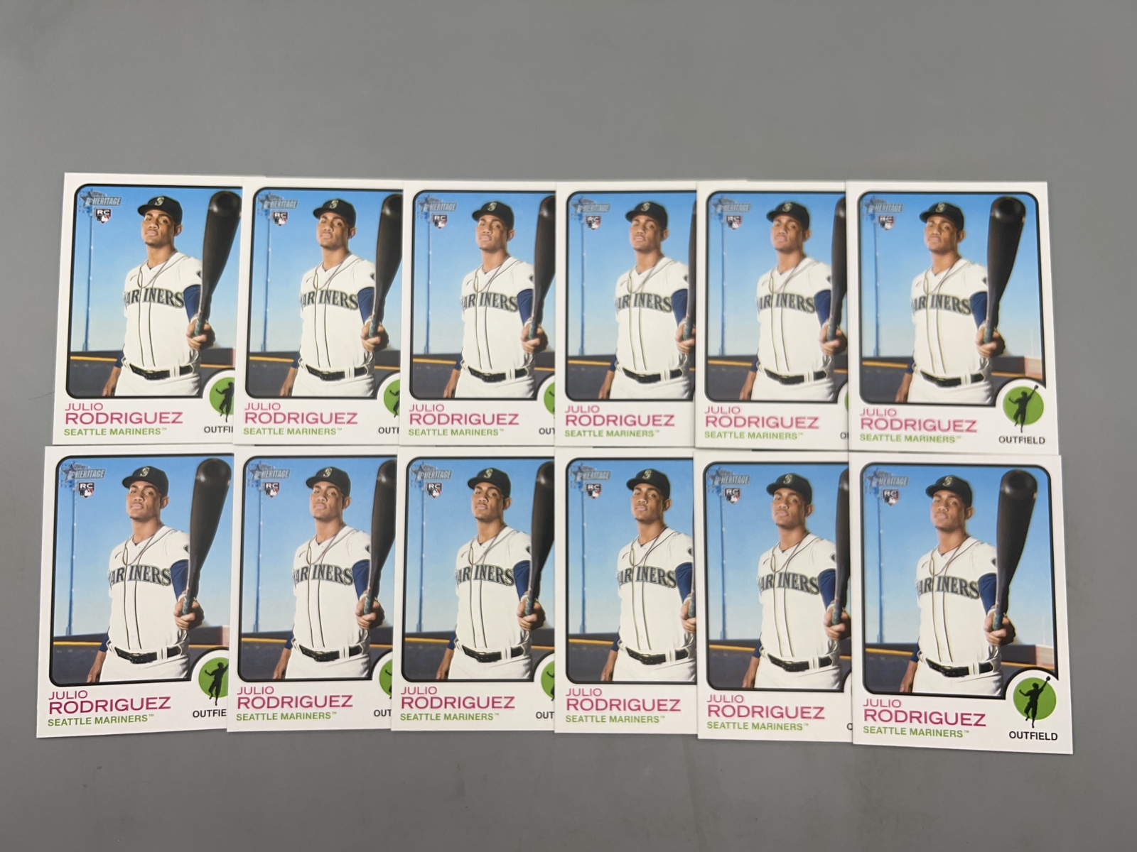 (12) 2022 Topps Heritage Julio Rodriguez RCs #700