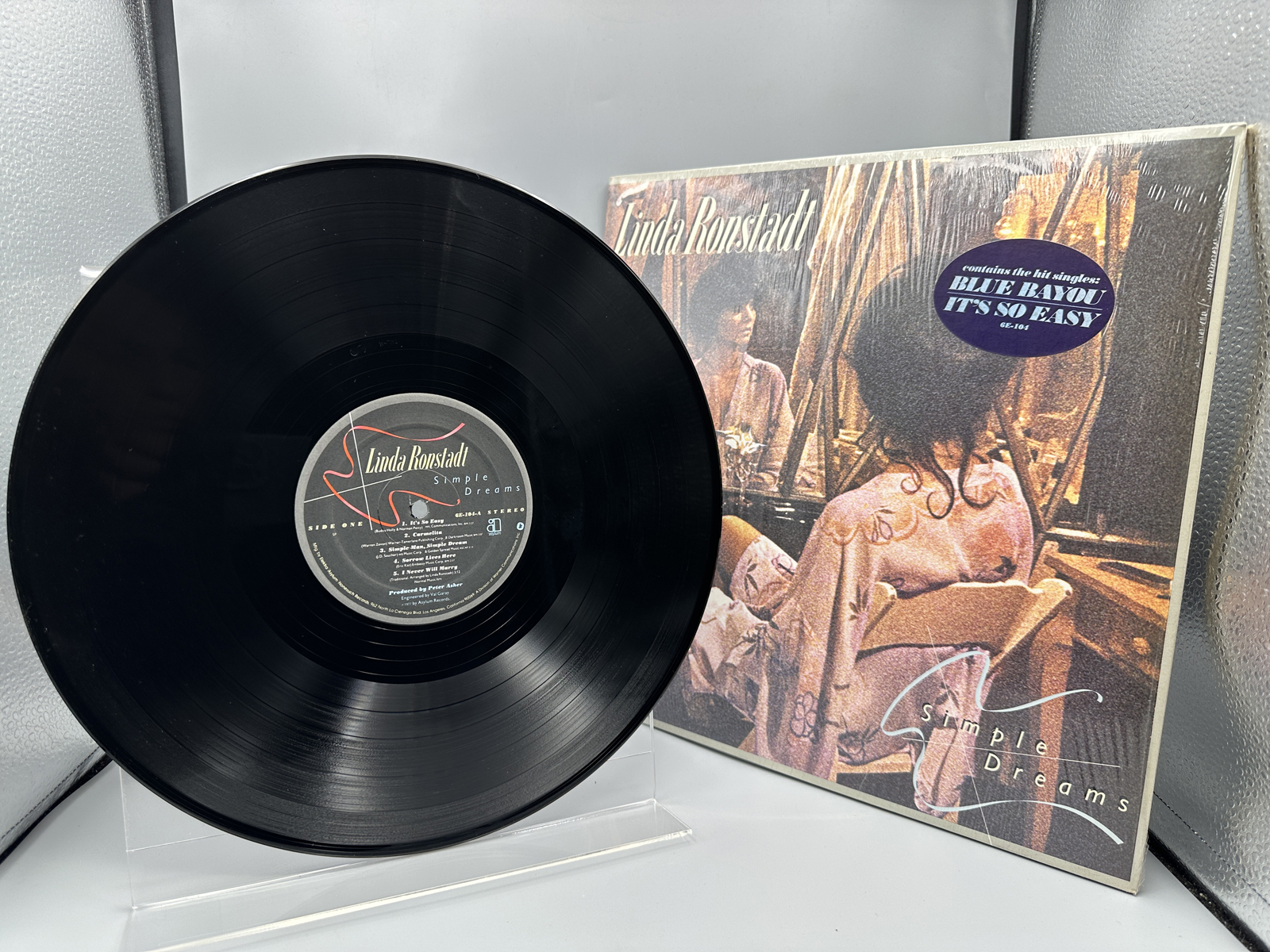 1977 Elektra/Asylum/Nonesuch Records Linda Ronstadt Simple Dreams Vinyl Album - 6E-104