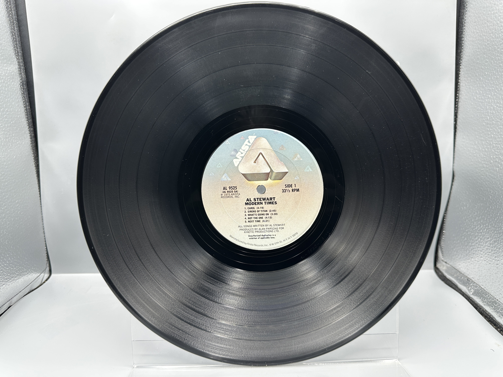 1975 Arista Records Al Stewart Modern Times Vinyl Album - AL 9525