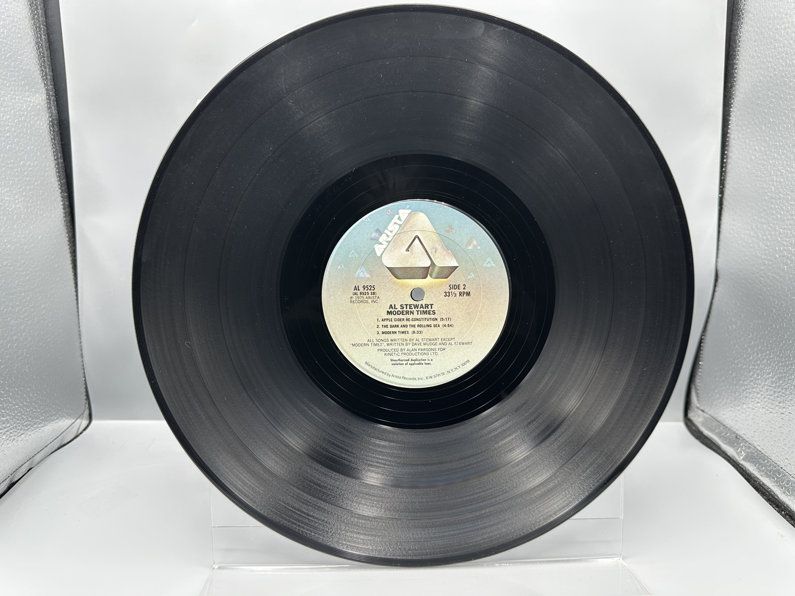 1975 Arista Records Al Stewart Modern Times Vinyl Album - AL 9525