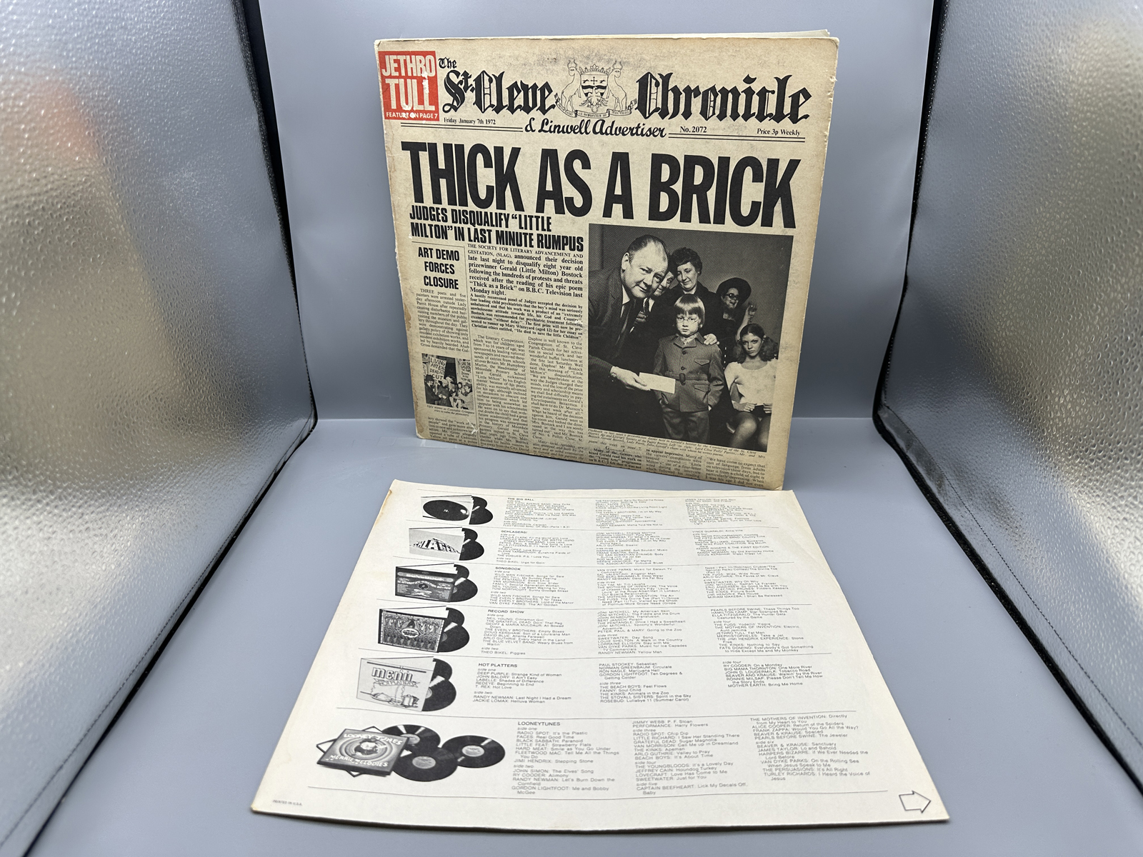 1972 Reprise Records Jethro Tull Thick As A Brick Vinyl Album - MS 2072
