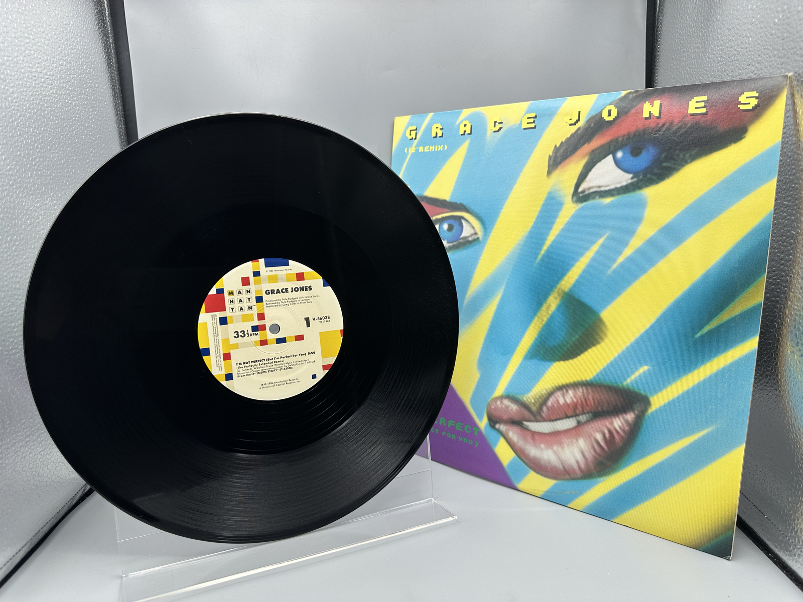 1986 Manhattan Records Grace Jones "I'm Not Perfect (But I'm Perfect For You)" Single Vinyl Record - V-56038