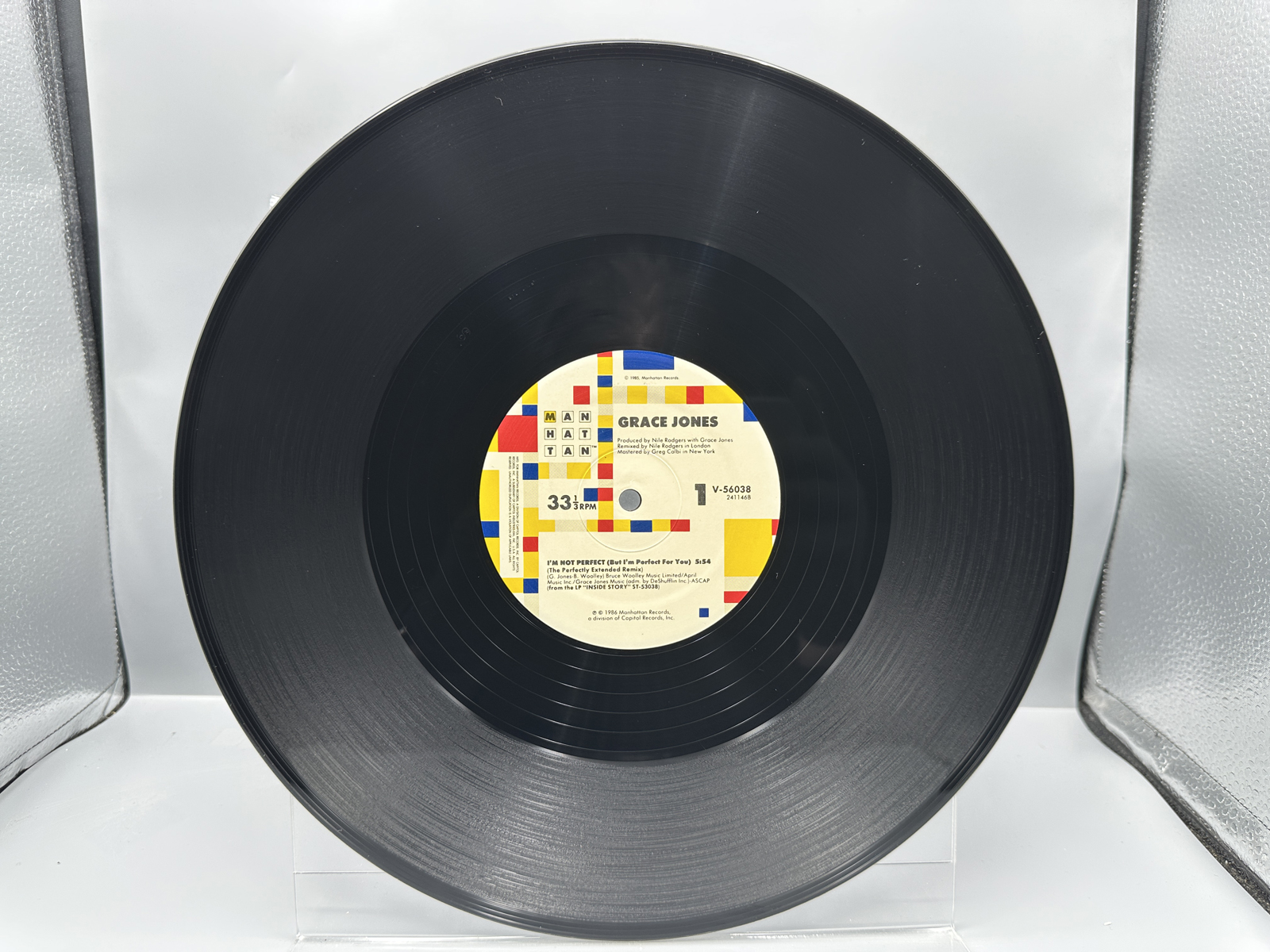 1986 Manhattan Records Grace Jones "I'm Not Perfect (But I'm Perfect For You)" Single Vinyl Record - V-56038