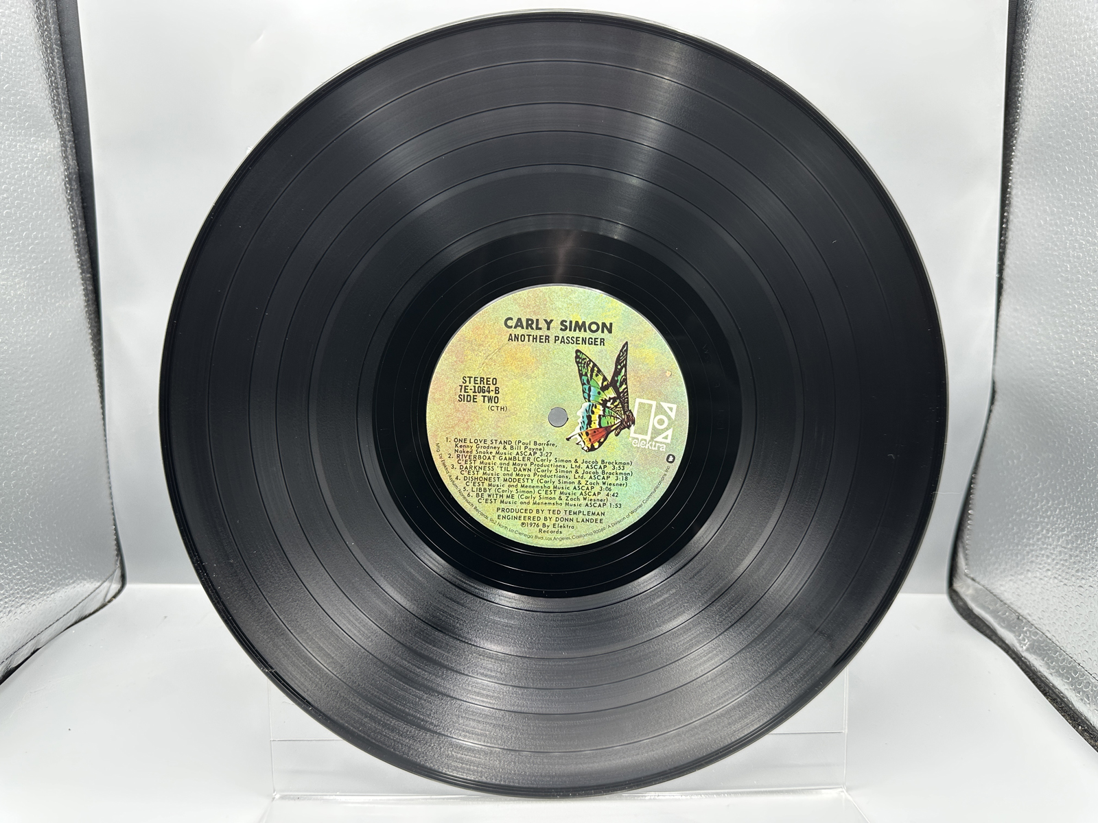 1976 Elektra Records Carly Simon Another Passenger Vinyl Album - 7E 1064
