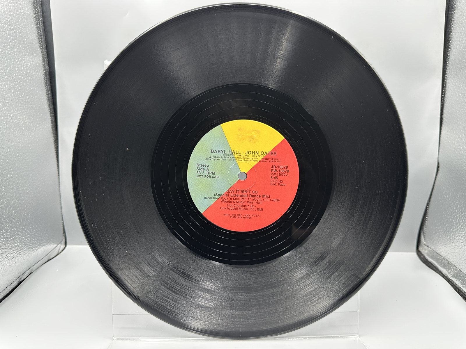1983 RCA Records Daryl Hall + John Oates "Say It Isn't So" Promo Single Vinyl Record - (JD-13679)