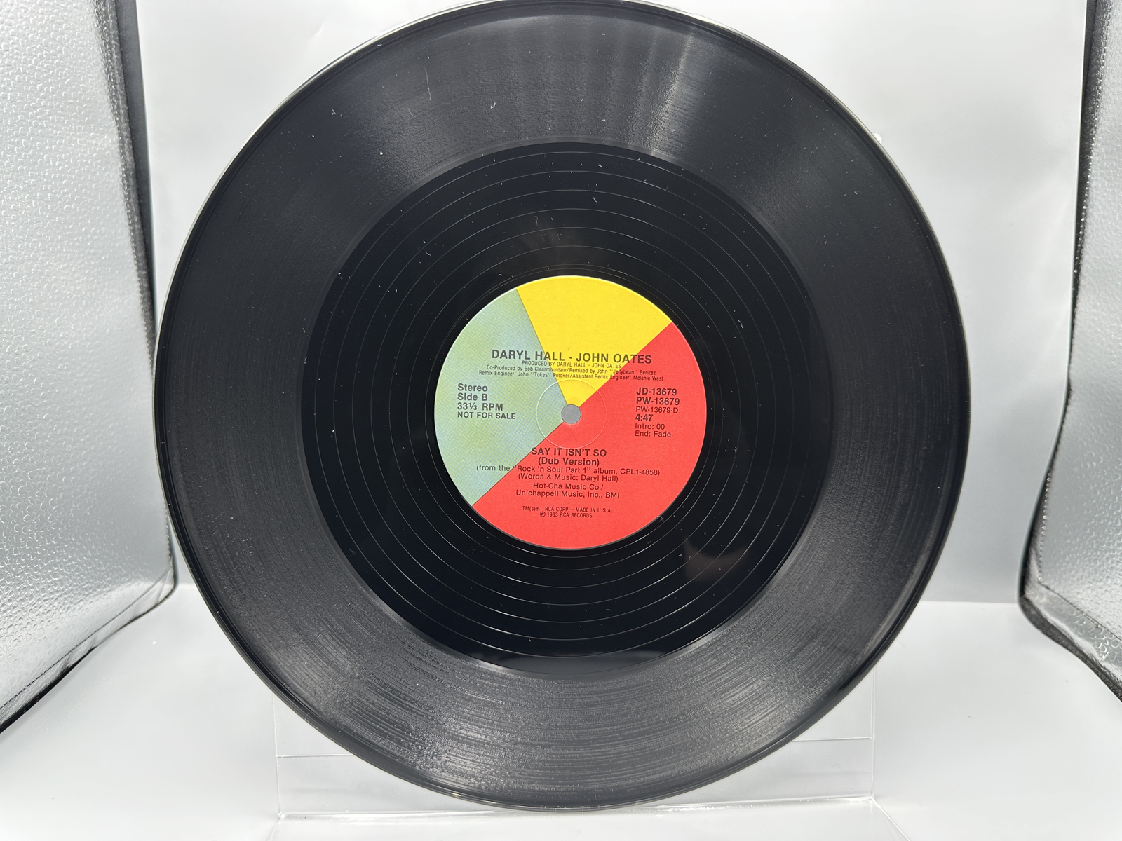 1983 RCA Records Daryl Hall + John Oates "Say It Isn't So" Promo Single Vinyl Record - (JD-13679)