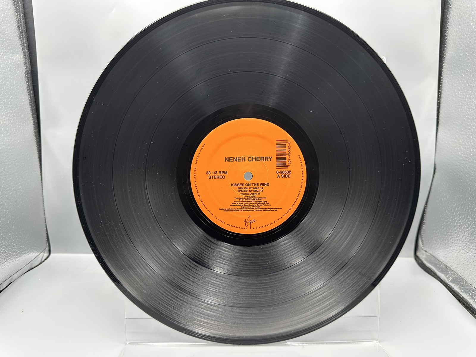 1989 Virgin Records Neneh Cherry Kisses On The Wind Single Vinyl Record - 0-96532