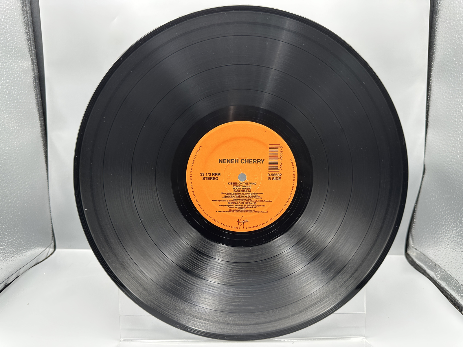 1989 Virgin Records Neneh Cherry Kisses On The Wind Single Vinyl Record - 0-96532