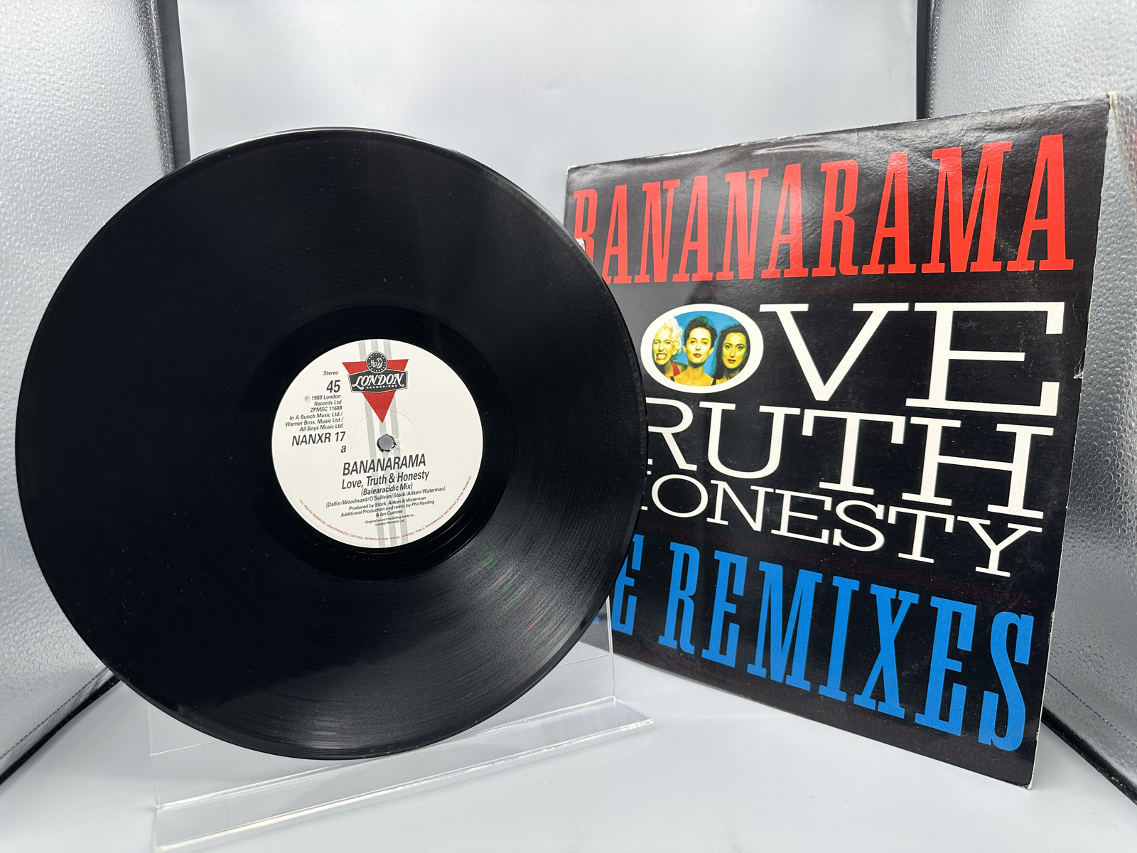1988 London Records Bananarama Love, Truth & Honesty The Remixes Single Vinyl Record - NANXR 17