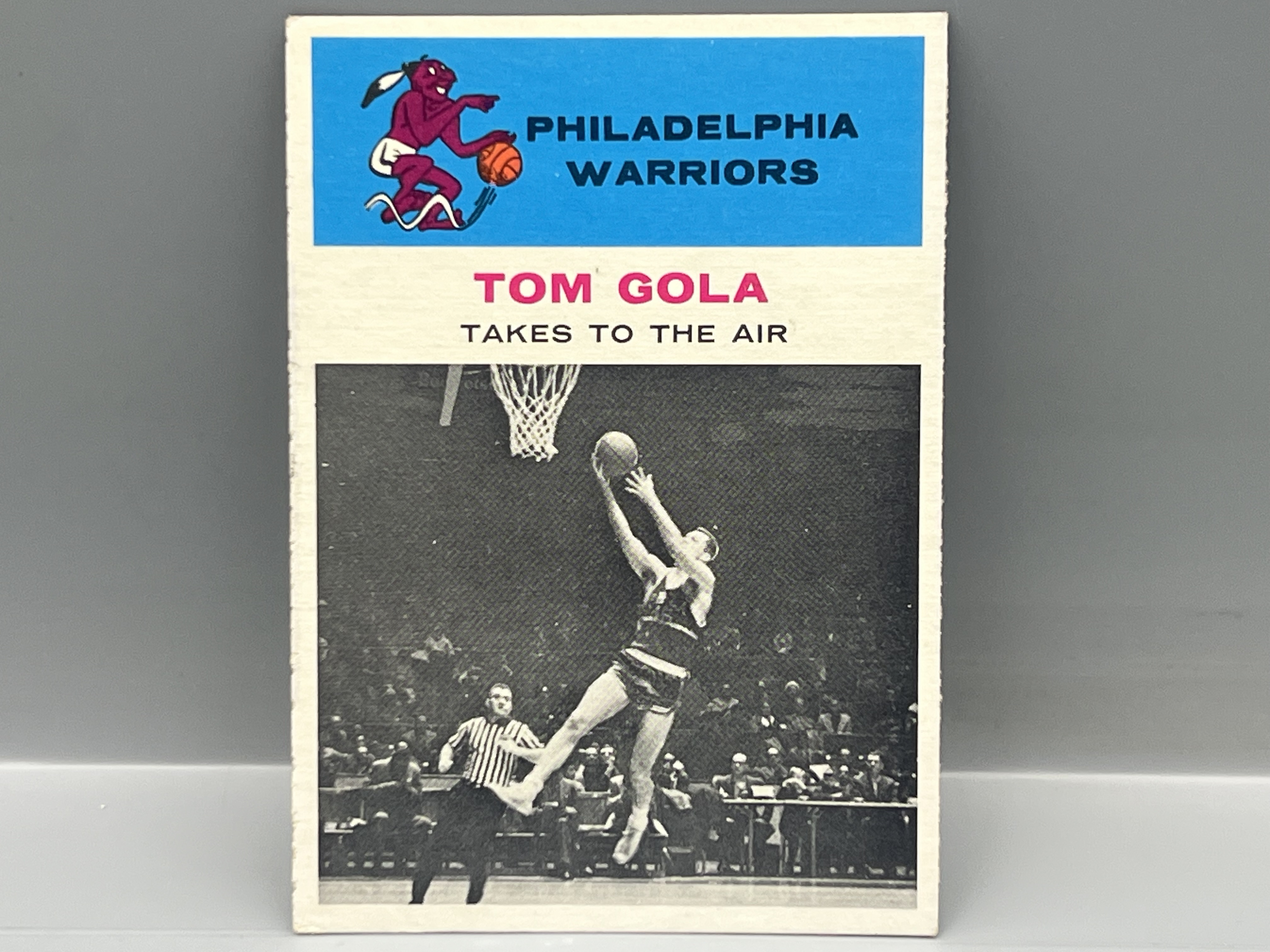 1961 Fleer Tom Gola Takes To The Air #51