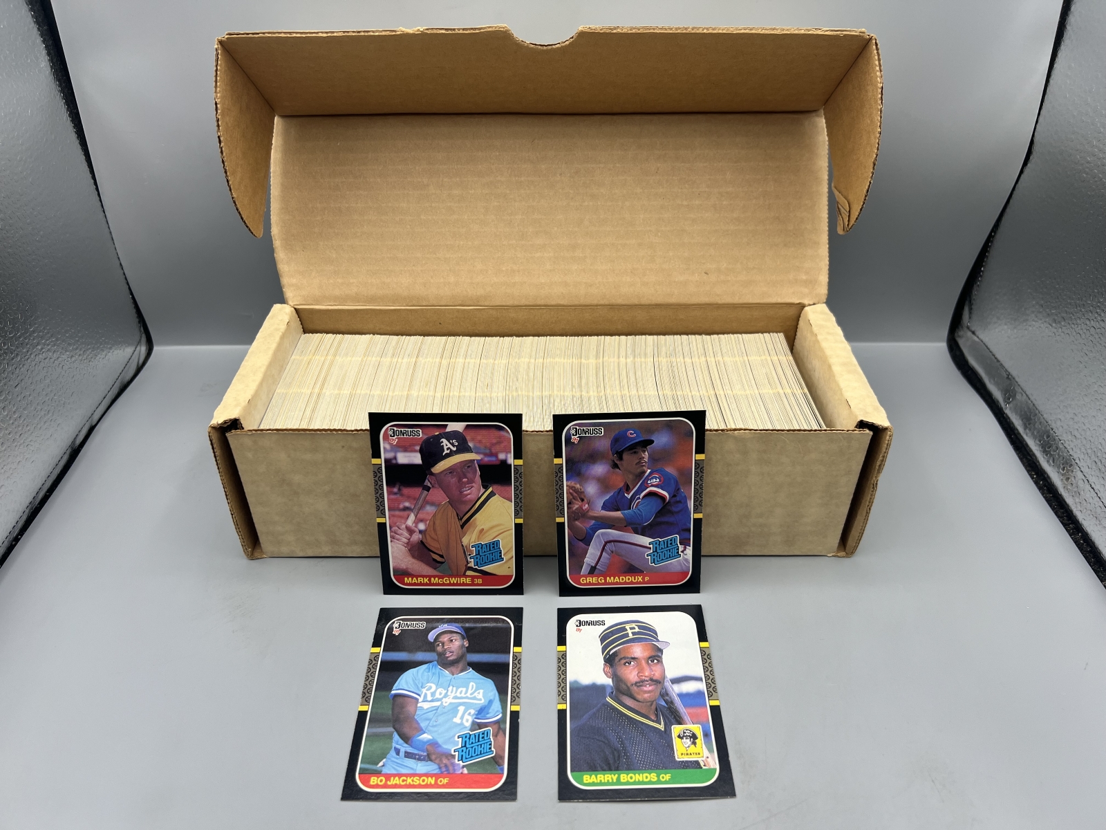 1987 Donruss Baseball Complete Set W/ Mark McGwire RC, Greg Maddux RC, Bo Jackson RC, & Barry Bonds RC