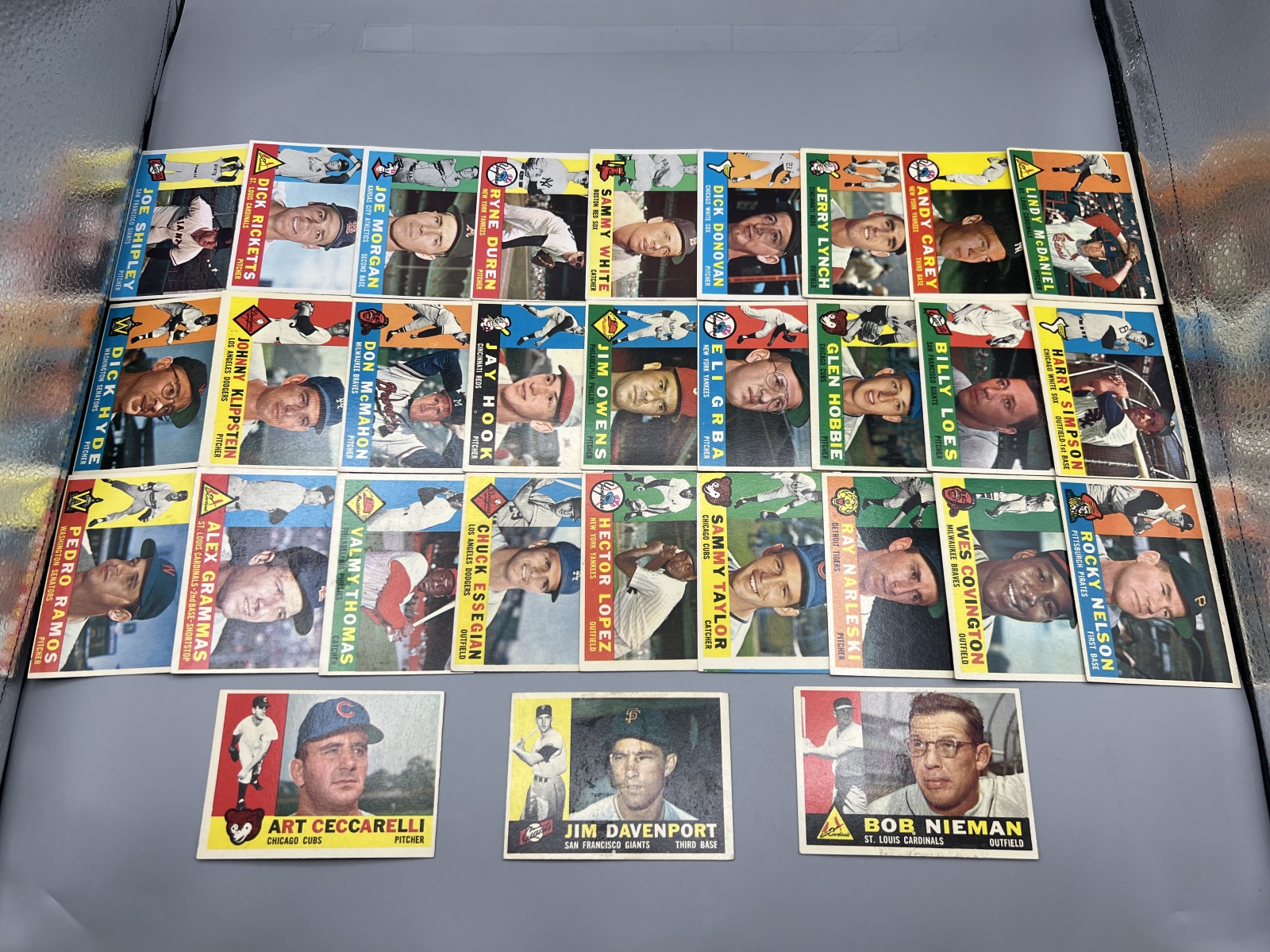 (30) 1960 Topps Baseball Cards - Varying Conditions