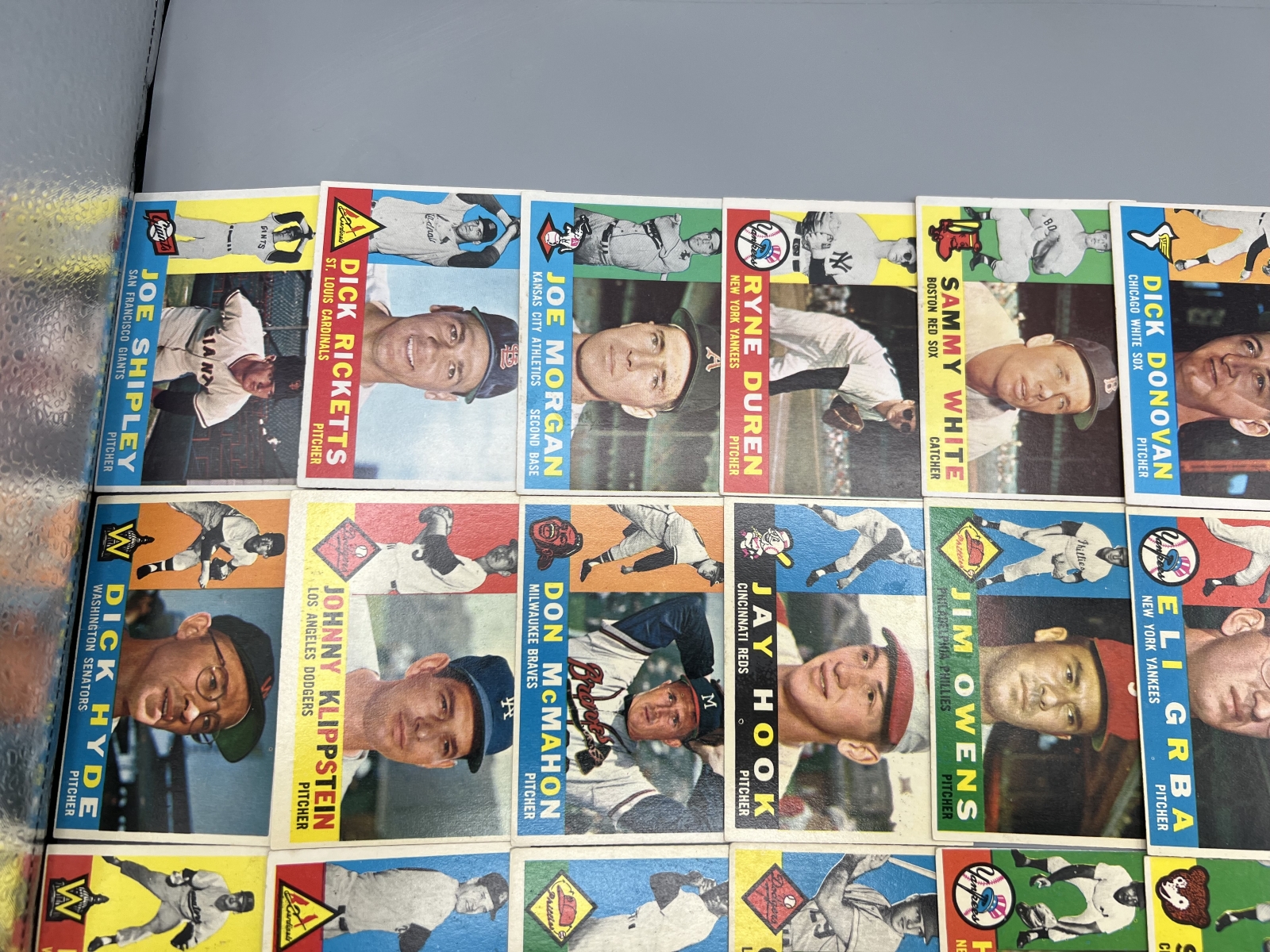 (30) 1960 Topps Baseball Cards - Varying Conditions